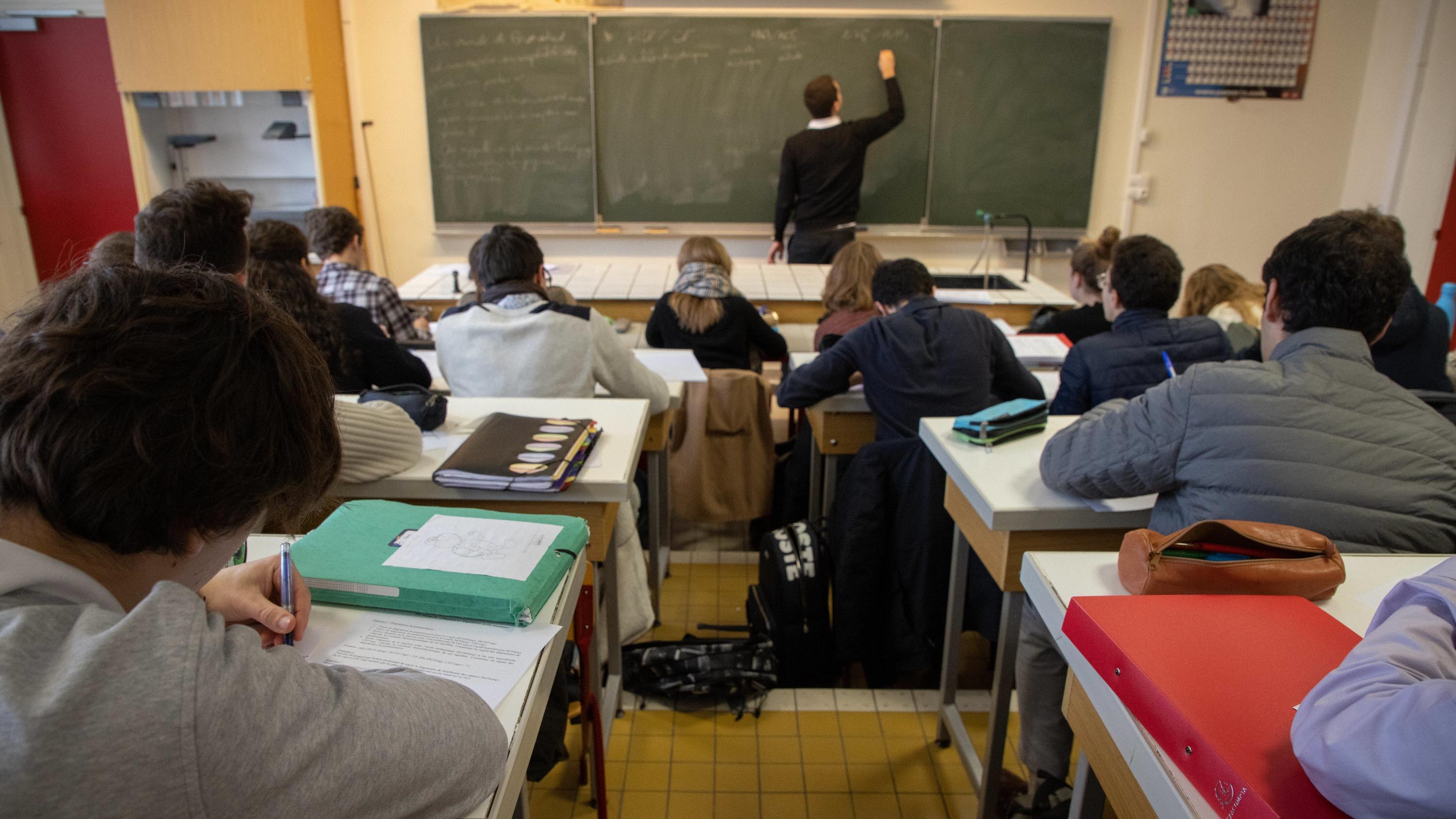 Lire article Le sujet du Capes de maths 2024 affole les internautes : «Un lycéen aurait toutes ses chances »