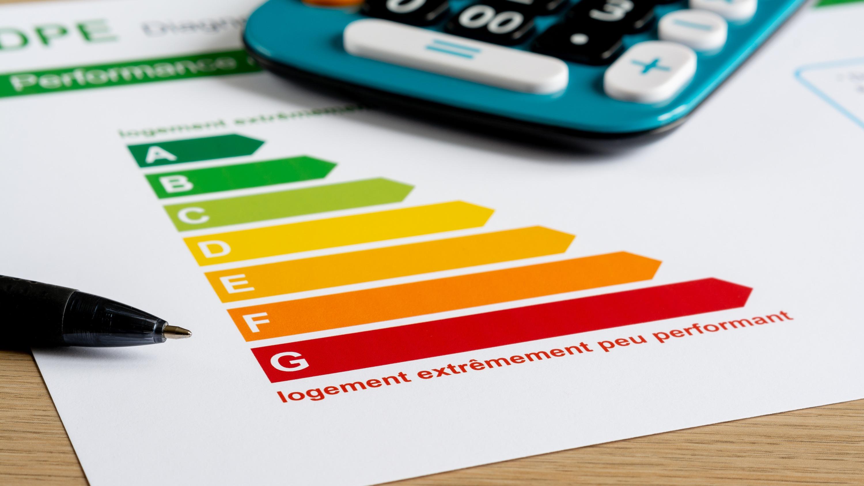Près de 140.000 logements, classés F ou G depuis 2021, pourraient automatiquement sortir du statut de passoire thermique selon le gouvernement.