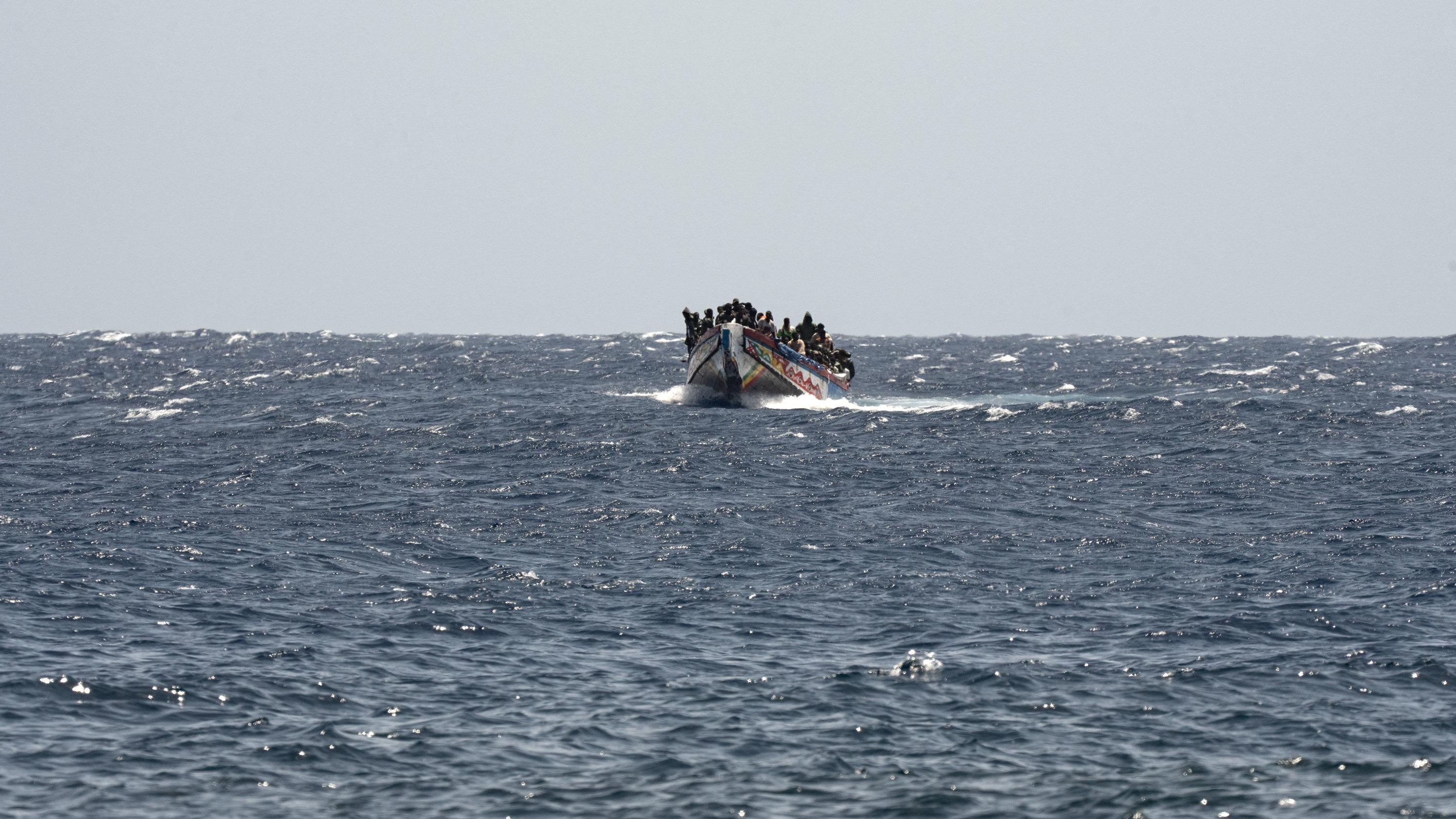 Naufrage d’un bateau de migrants en Espagne : au moins 9 morts et 48 disparus au large des Canaries