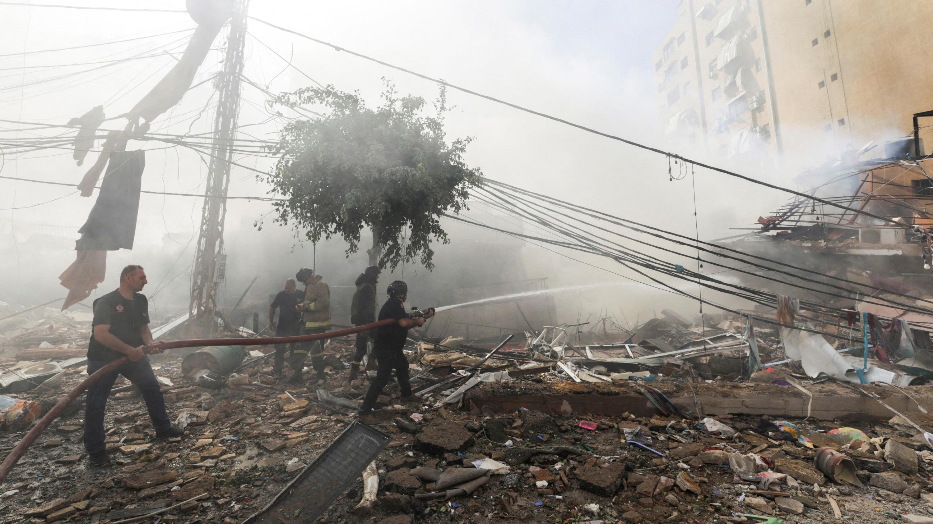 «Le retour aux habitudes de la guerre civile»: minée par la peur et les réflexes communautaires, Beyrouth se barricade