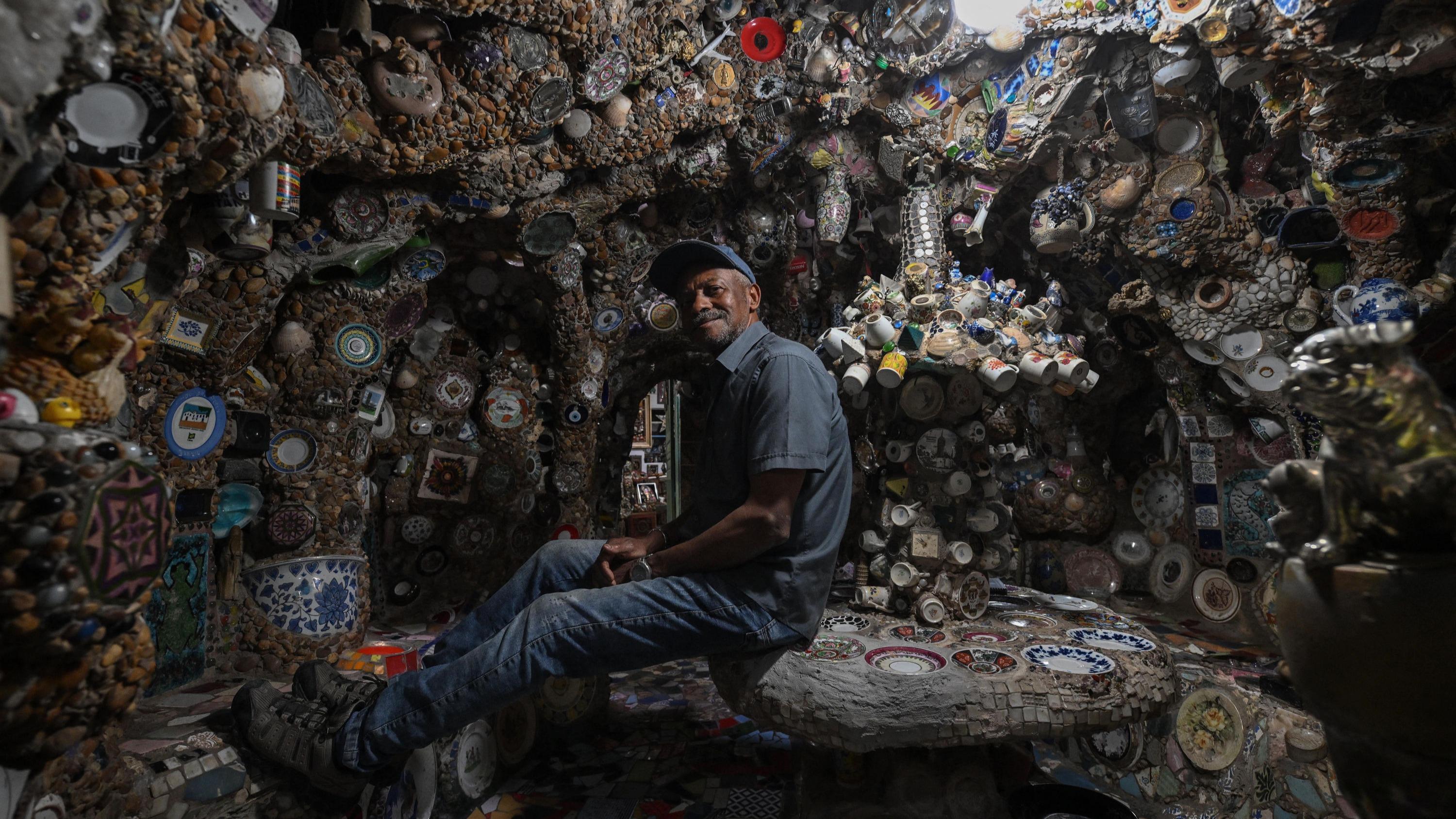 L’œuvre inachevée du «Gaudi brésilien» pareille à un château dans une favela de São Paulo