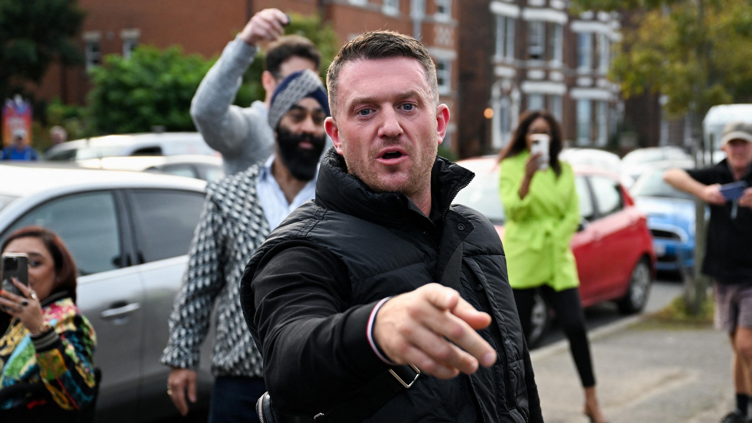 Derrière les émeutes de cet été, Tommy Robinson, le nouveau trublion de l’extrême droite britannique