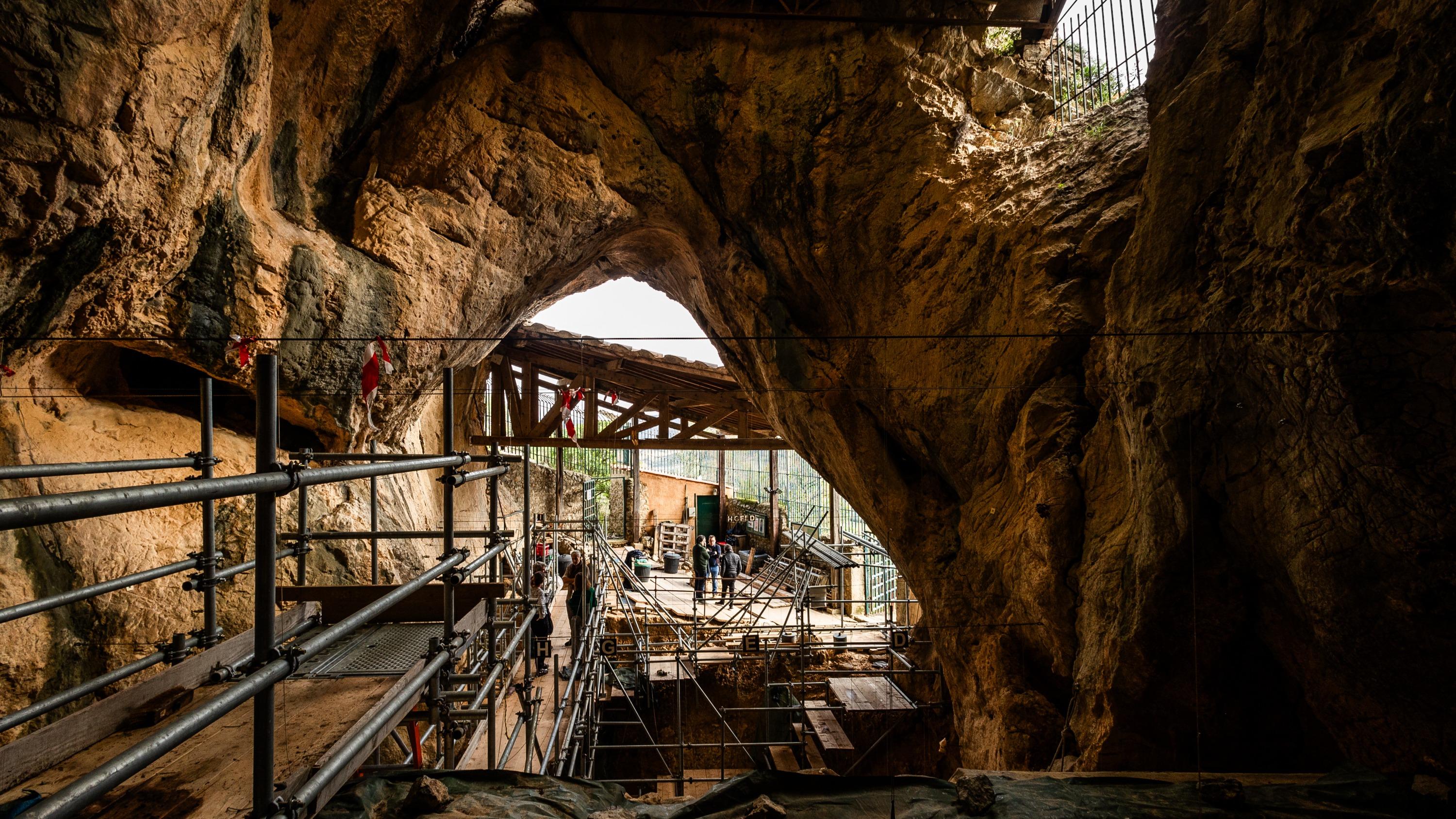 Histoire de l’humanité : du fond de la grotte de Tautavel, 700 millénaires nous contemplent