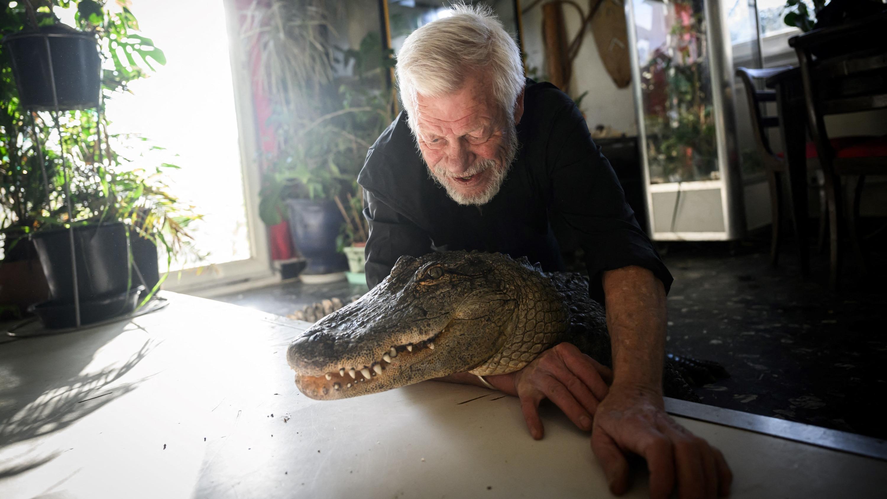 Près de Nantes, un septuagénaire partage son amour des reptiles sur TikTok et YouTube