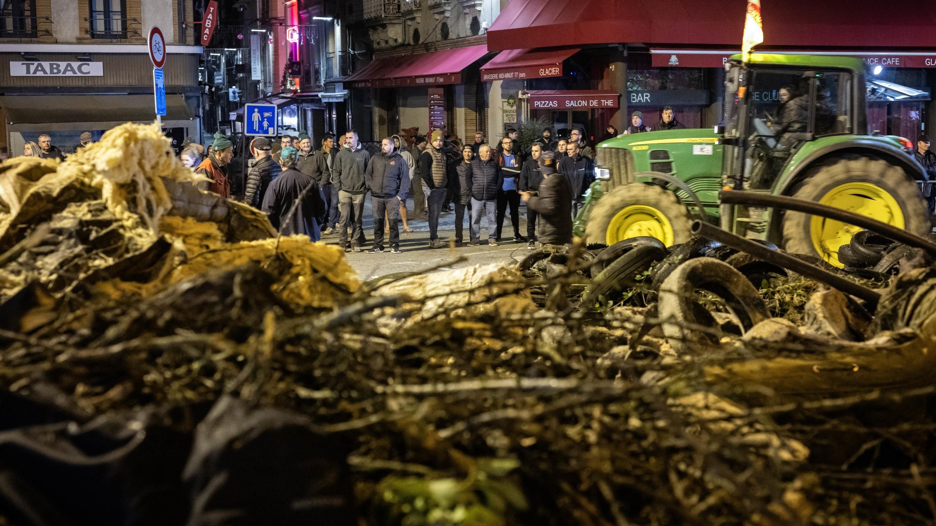 «C’est urgentissime pour les agriculteurs» : la FNSEA appelle à de nouvelles mobilisations le 9 et 10 décembre