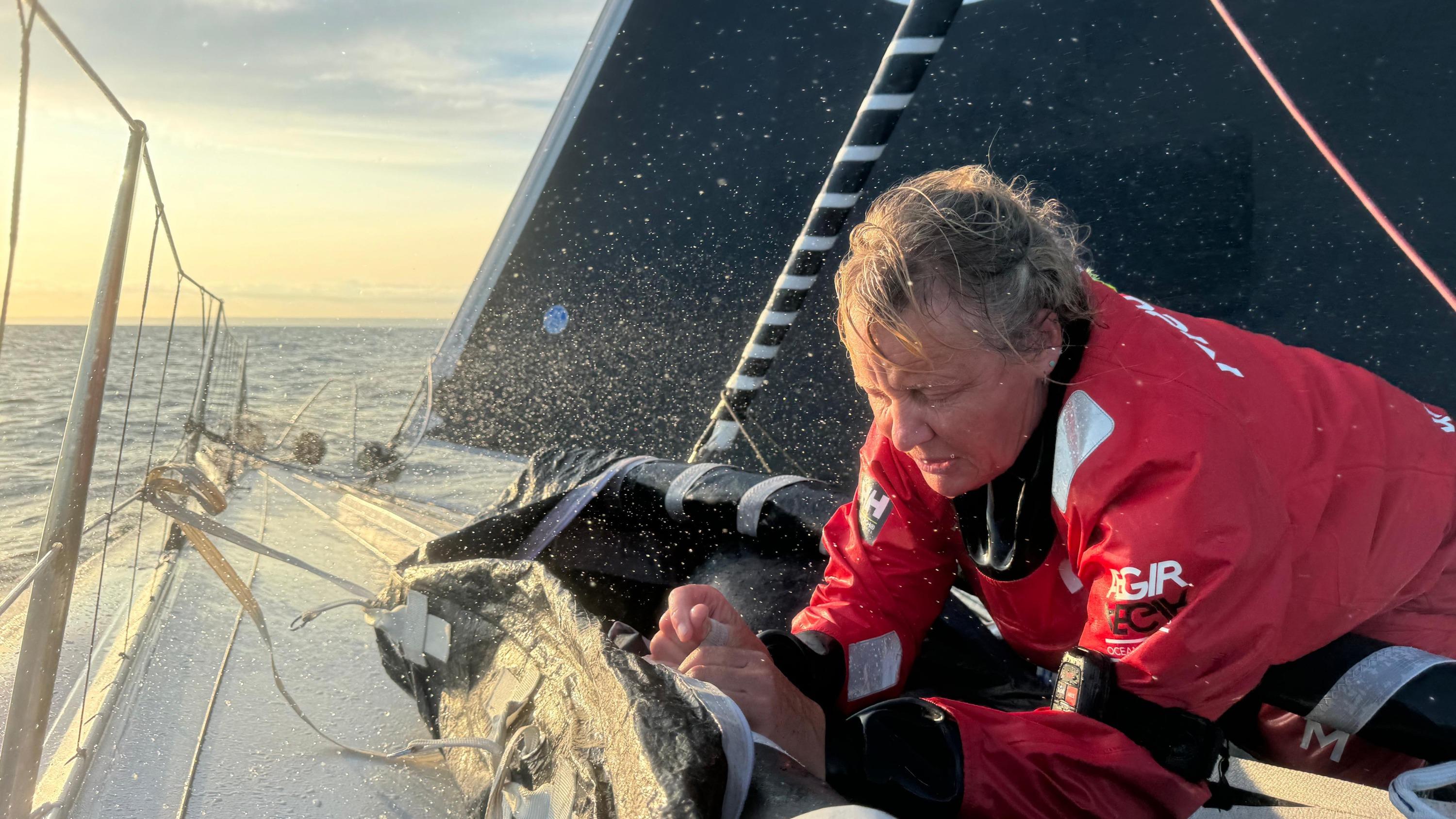 Vendée Globe : alerte pour la Britannique Pip Hare qui a démâté à 1300 km des côtes australiennes