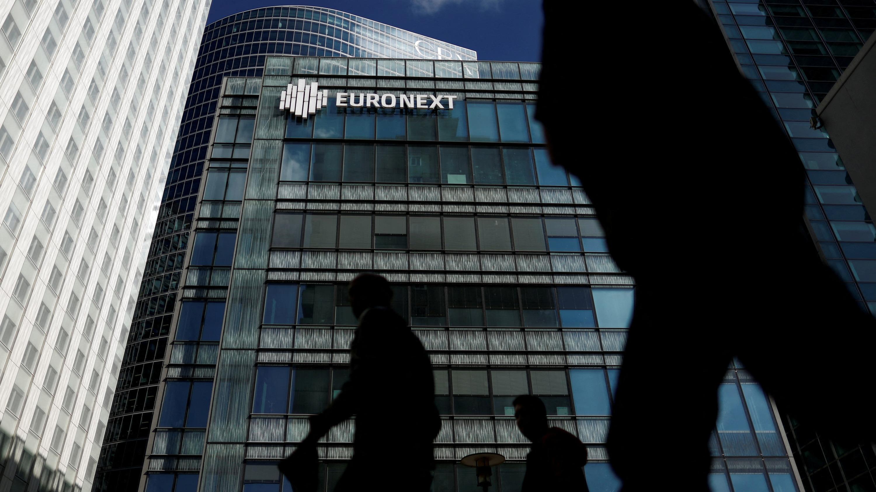 Le siège d’Euronext dans le quartier d’affaires de la Défense, près de Paris, le 30 septembre 2022.