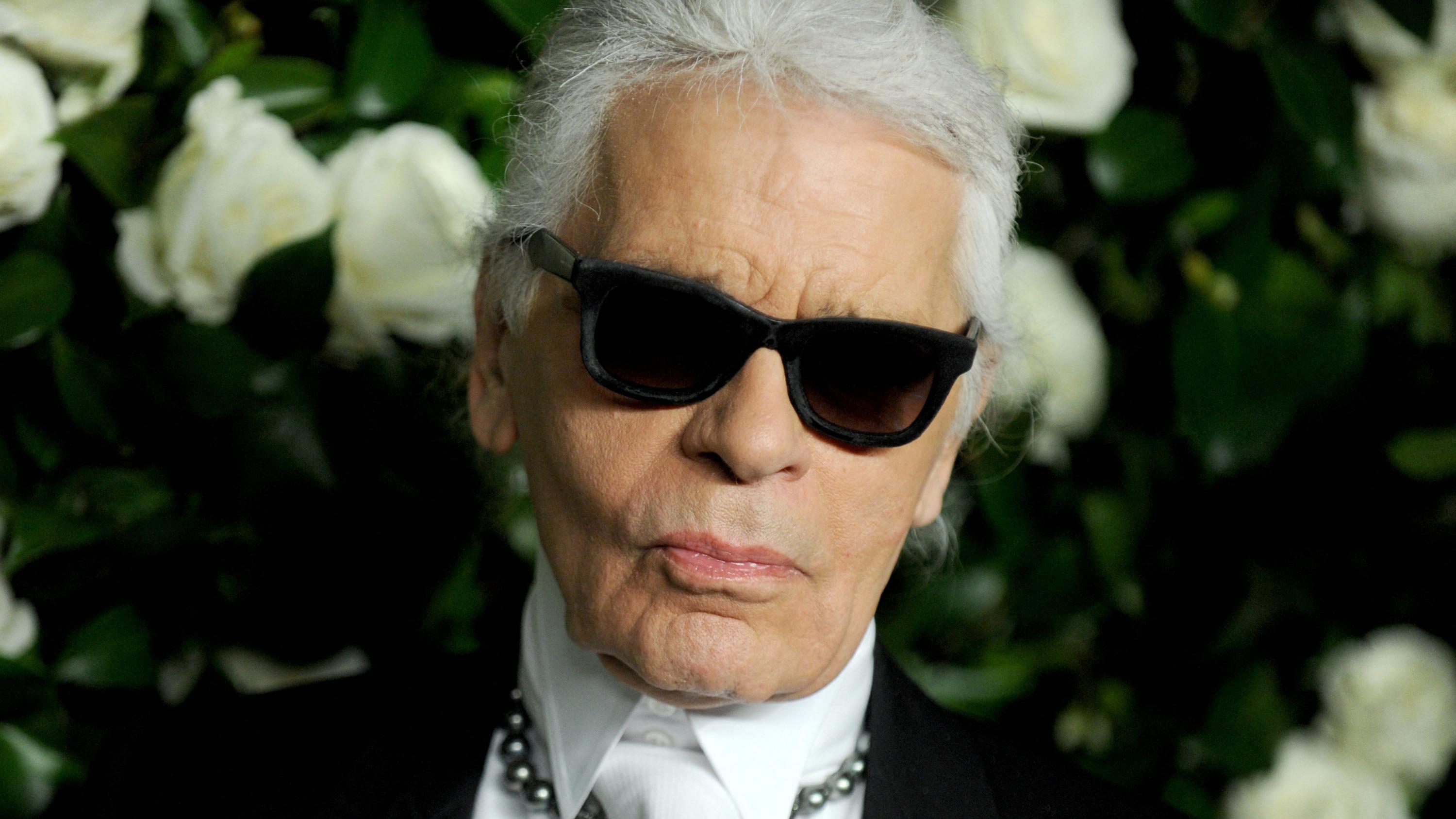 «Karl Lagerfeld aurait pu laisser une fortune de 200 millions d’euros, s’il n’avait pas été aussi généreux!»: révélations sur la succession du couturier