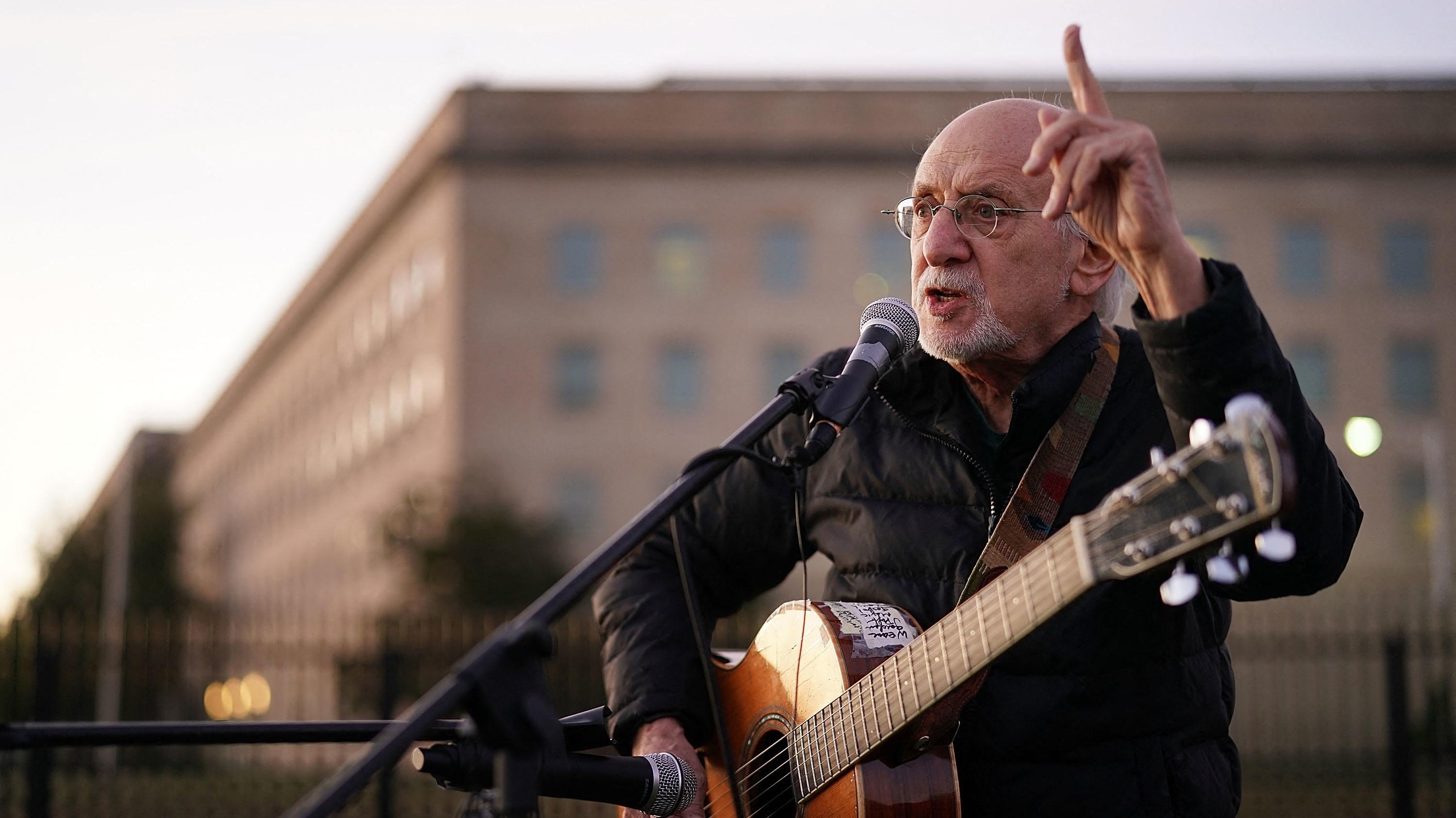 Le musicien Peter Yarrow du trio folk Peter, Paul and Mary est décédé à 86 ans