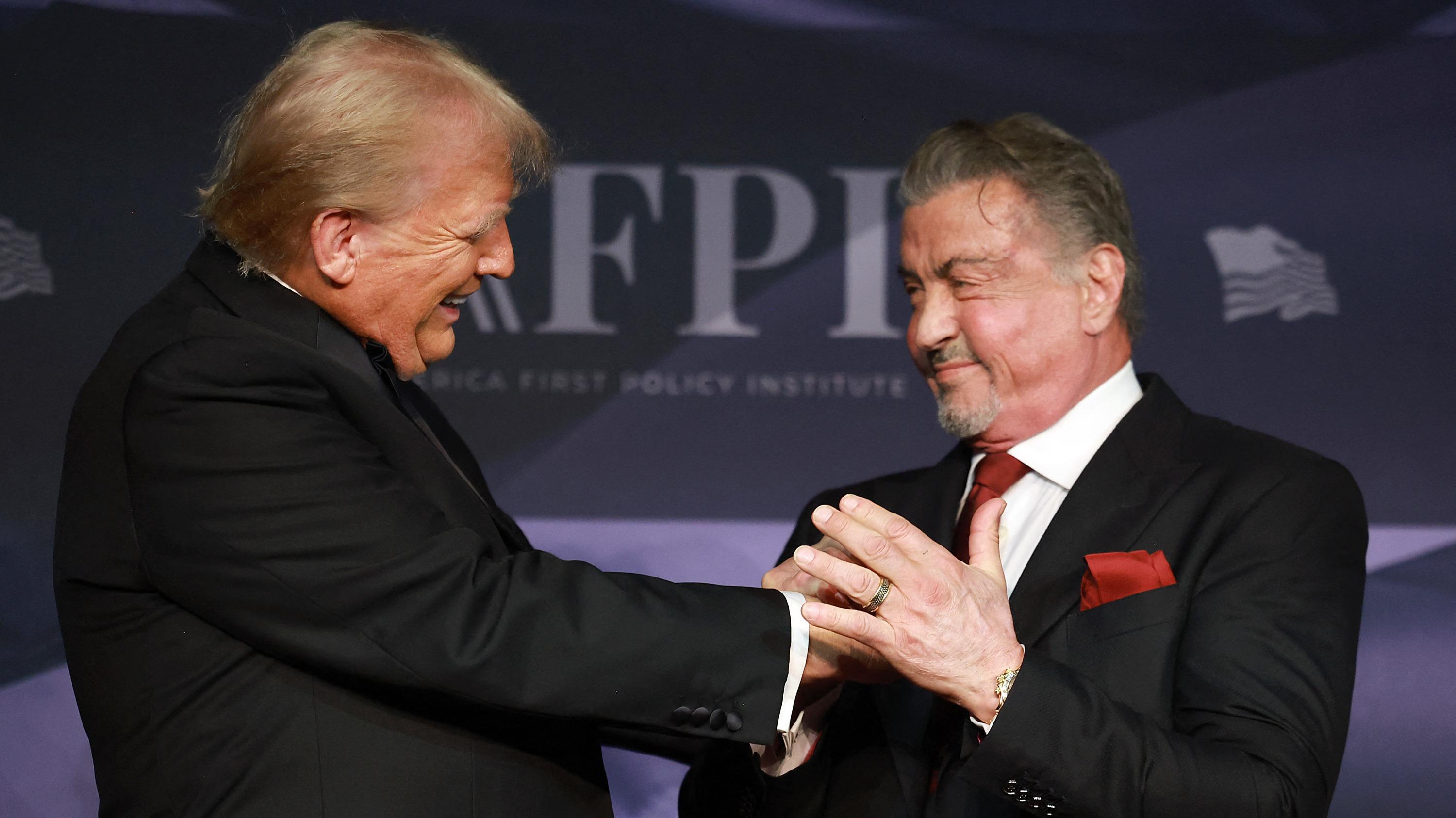 Sylvester Stallone, Jon Voight et Mel Gibson seront « les yeux et les oreilles » de Trump à Hollywood