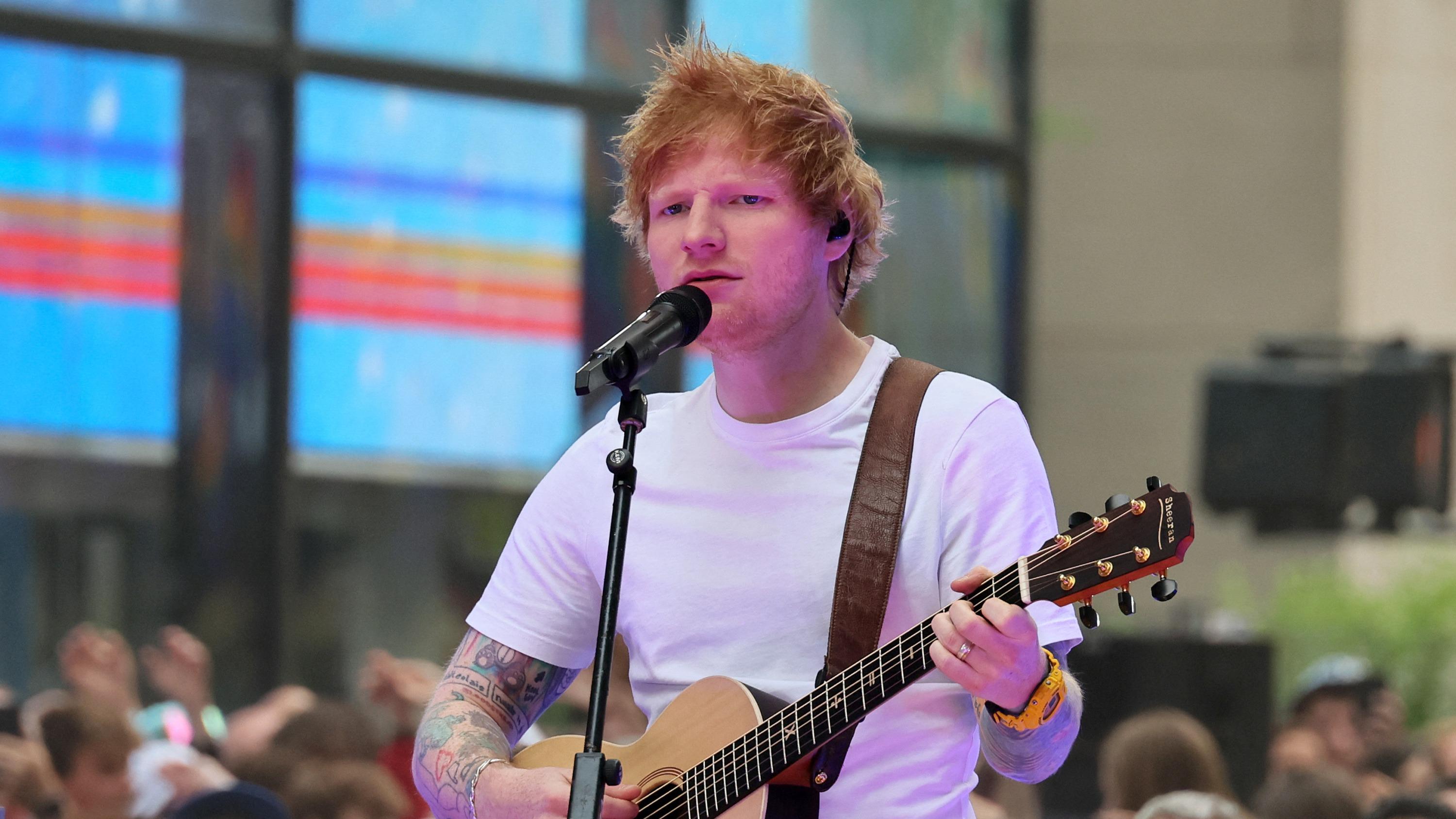 Un concert improvisé d’Ed Sheeran organisé en pleine rue en Inde interrompu par la police