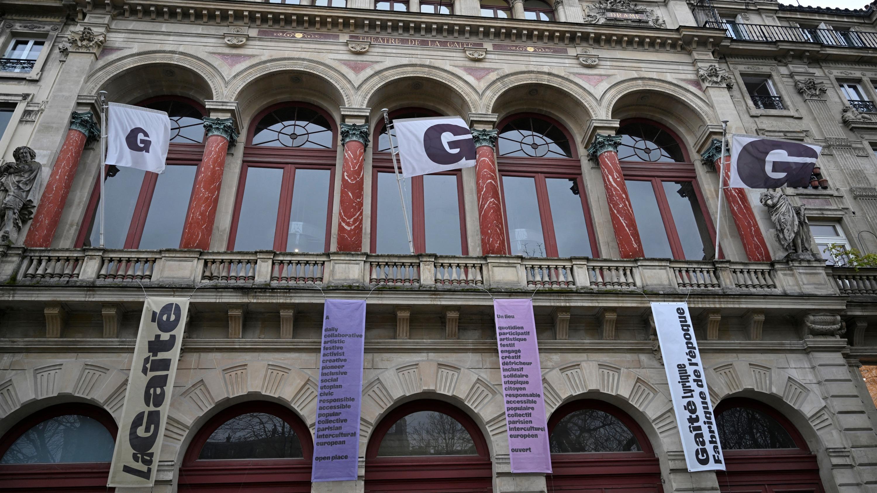 Occupation de la Gaîté Lyrique : manifestation en soutien aux migrants après une décision de justice ordonnant leur évacuation