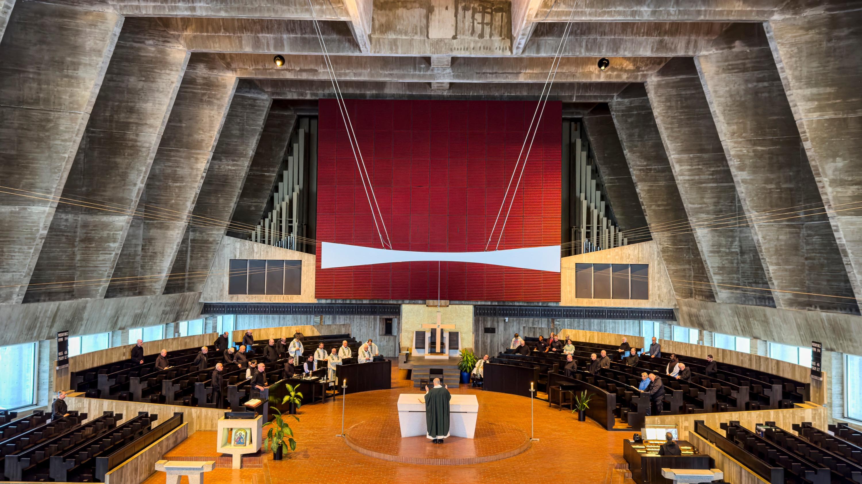 Dans le nord des États-Unis, une église abbatiale en béton a servi d’inspiration au film The Brutalist