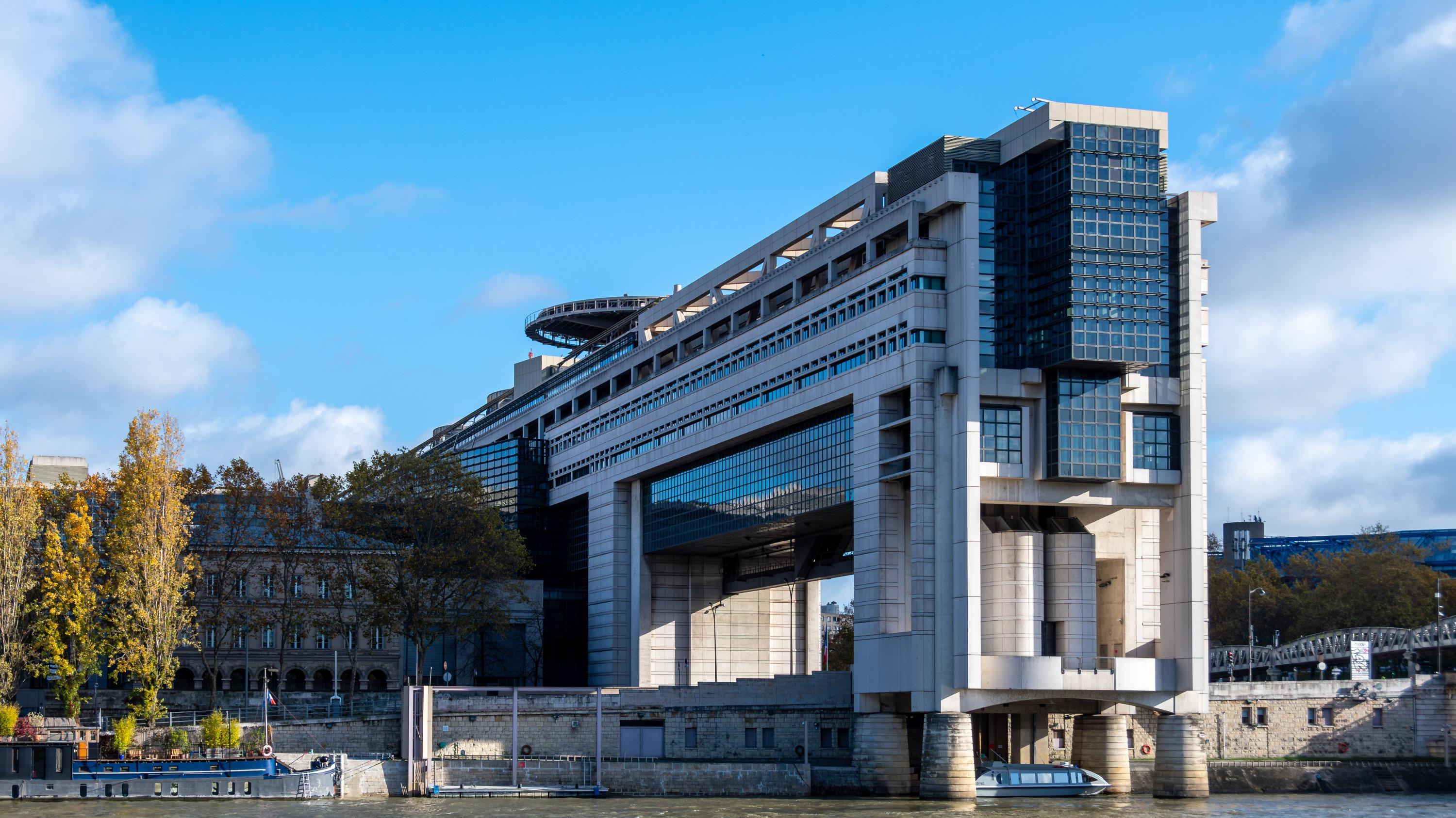 Bercy cherche la méthode pour faire faire des économies aux communes, départements et régions