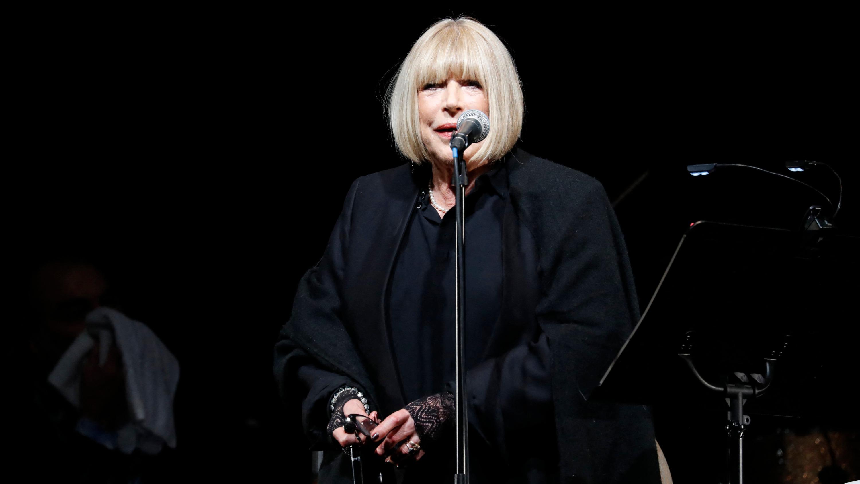 Un EP de quatre chansons inédites de Marianne Faithfull paraîtra en avril