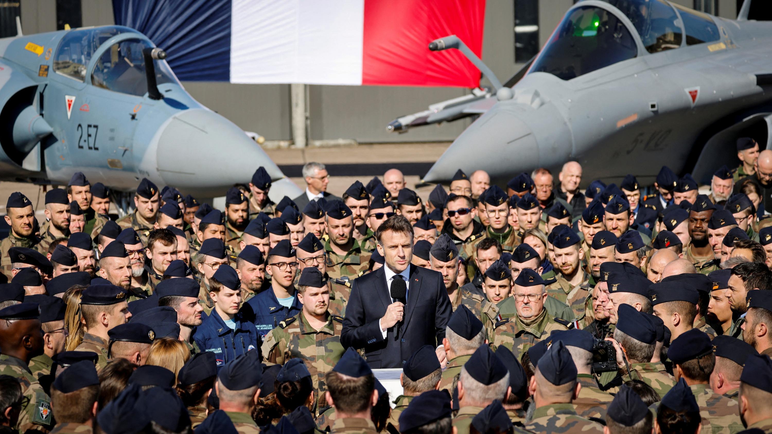 Comment le gouvernement veut mobiliser l’épargne des Français et les fonds d’investissement pour réarmer le pays