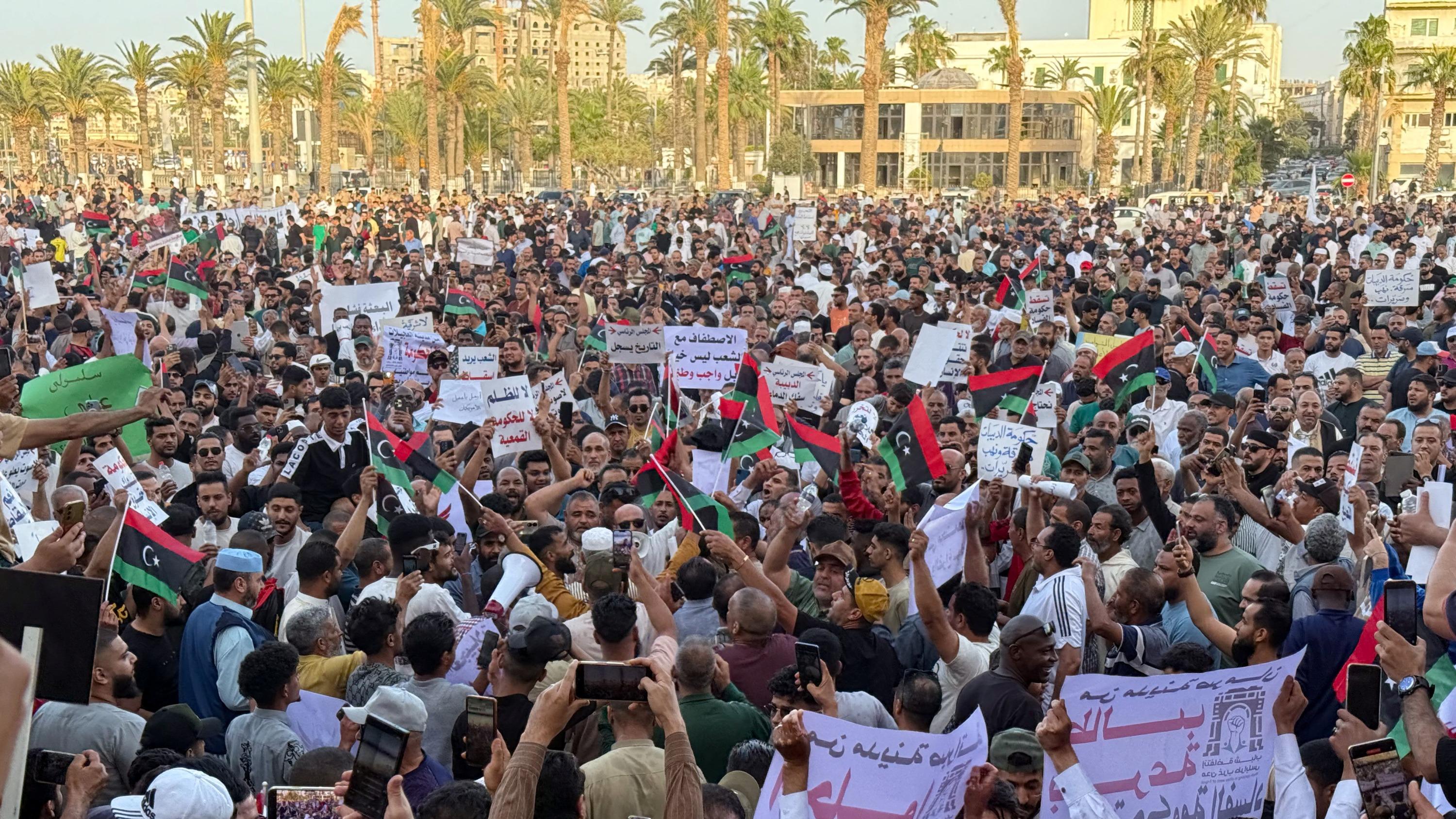 L'Égypte évacue 71 de ses ressortissants de Libye après des violences