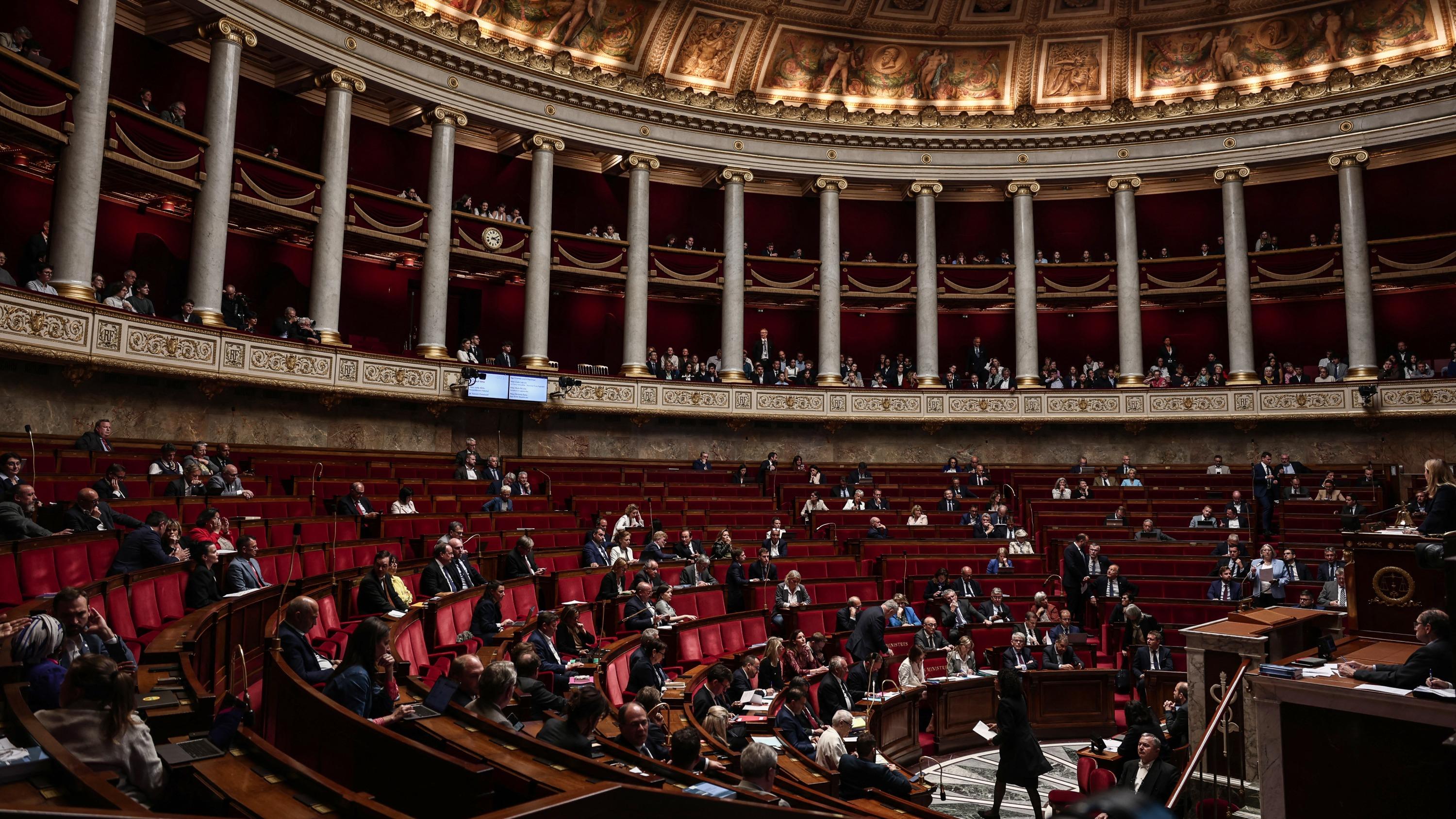 Fin de vie : ce que contiennent les textes sur l’aide à mourir et les soins palliatifs