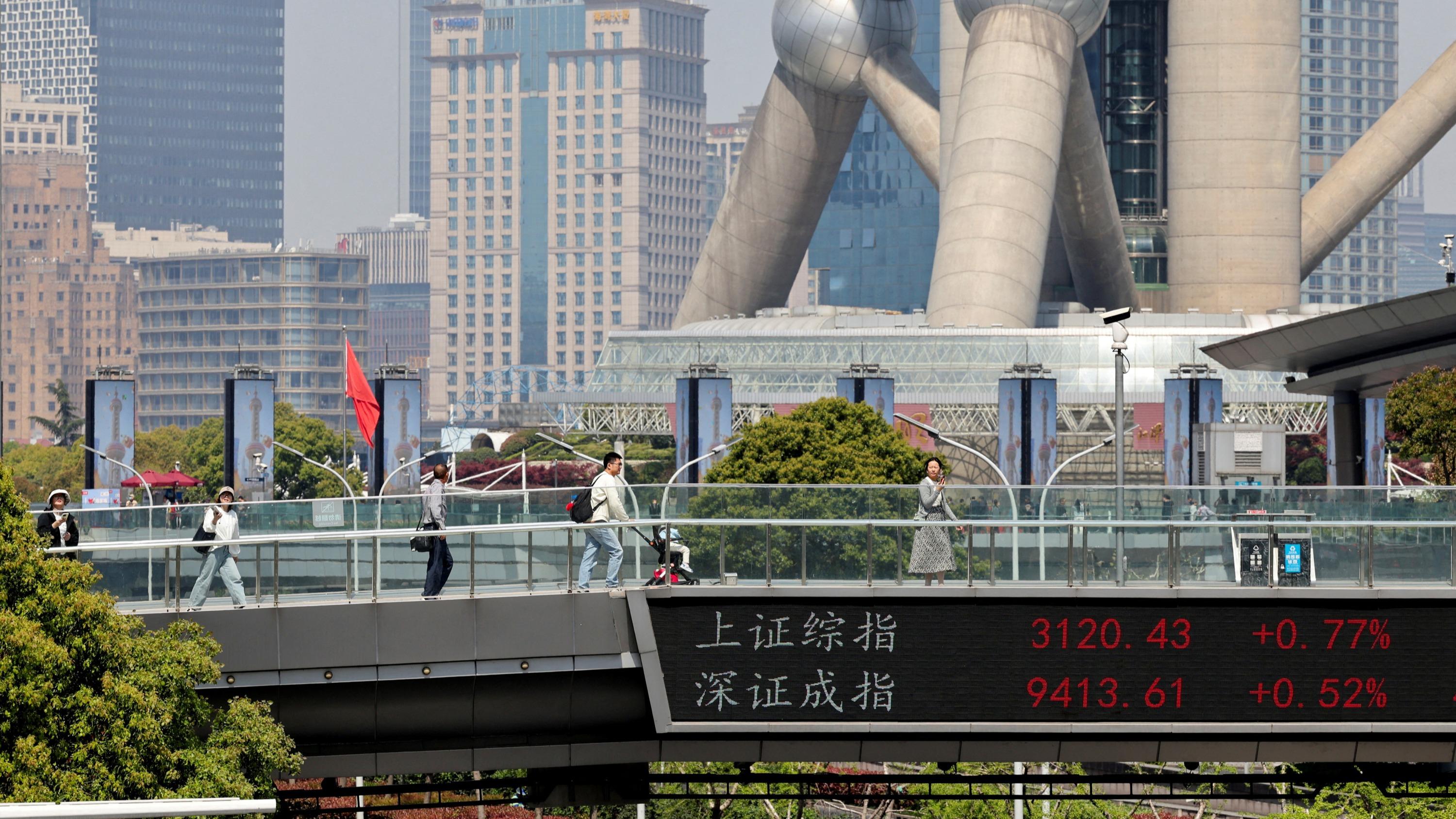 Produits déroutés, fraudes, offres de crédit… Comment les entreprises chinoises contournent les droits de douane américains