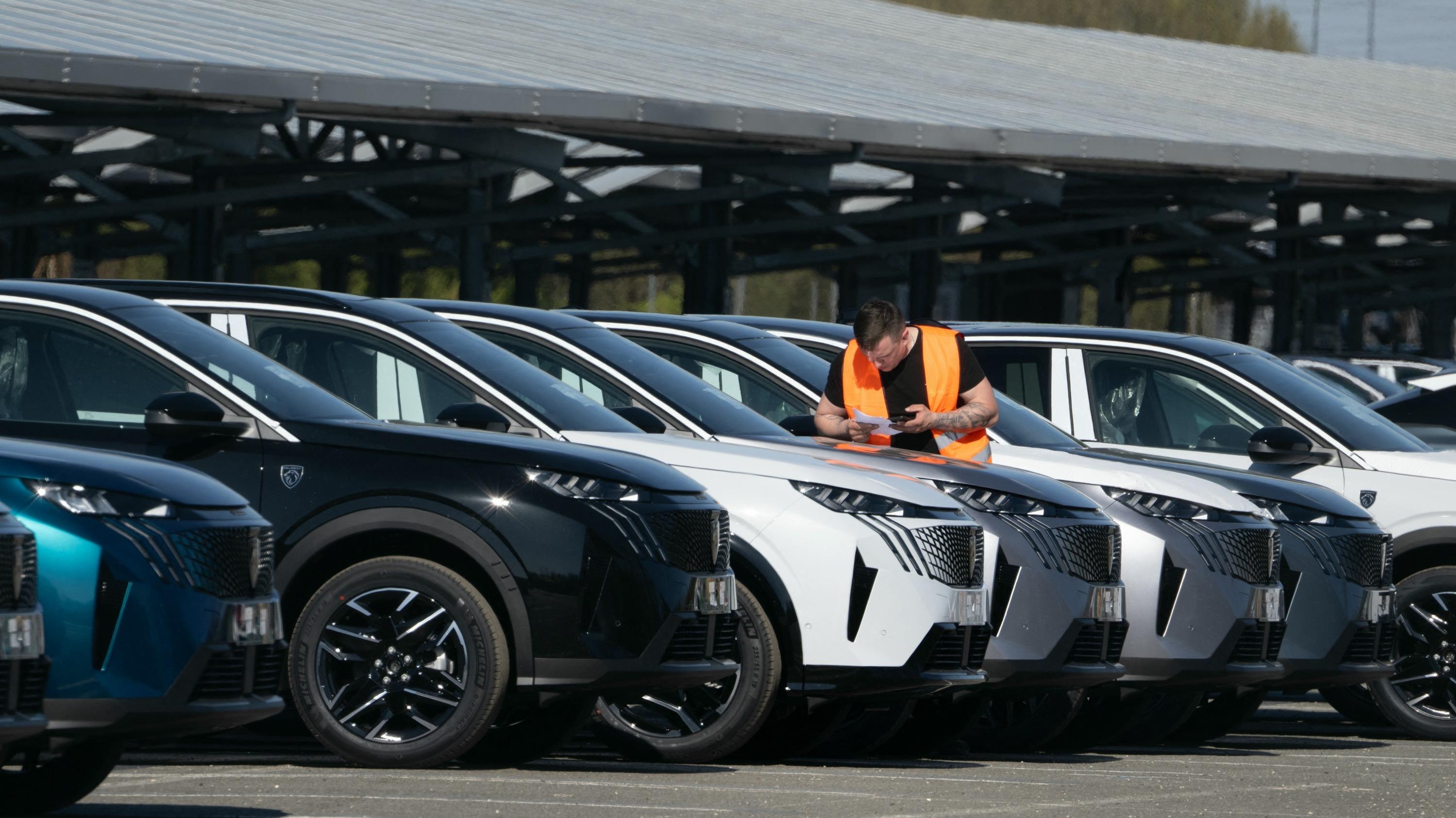 Sochaux, Poissy, Douai… En France, les usines automobiles historiques se réduisent comme peau de chagrin