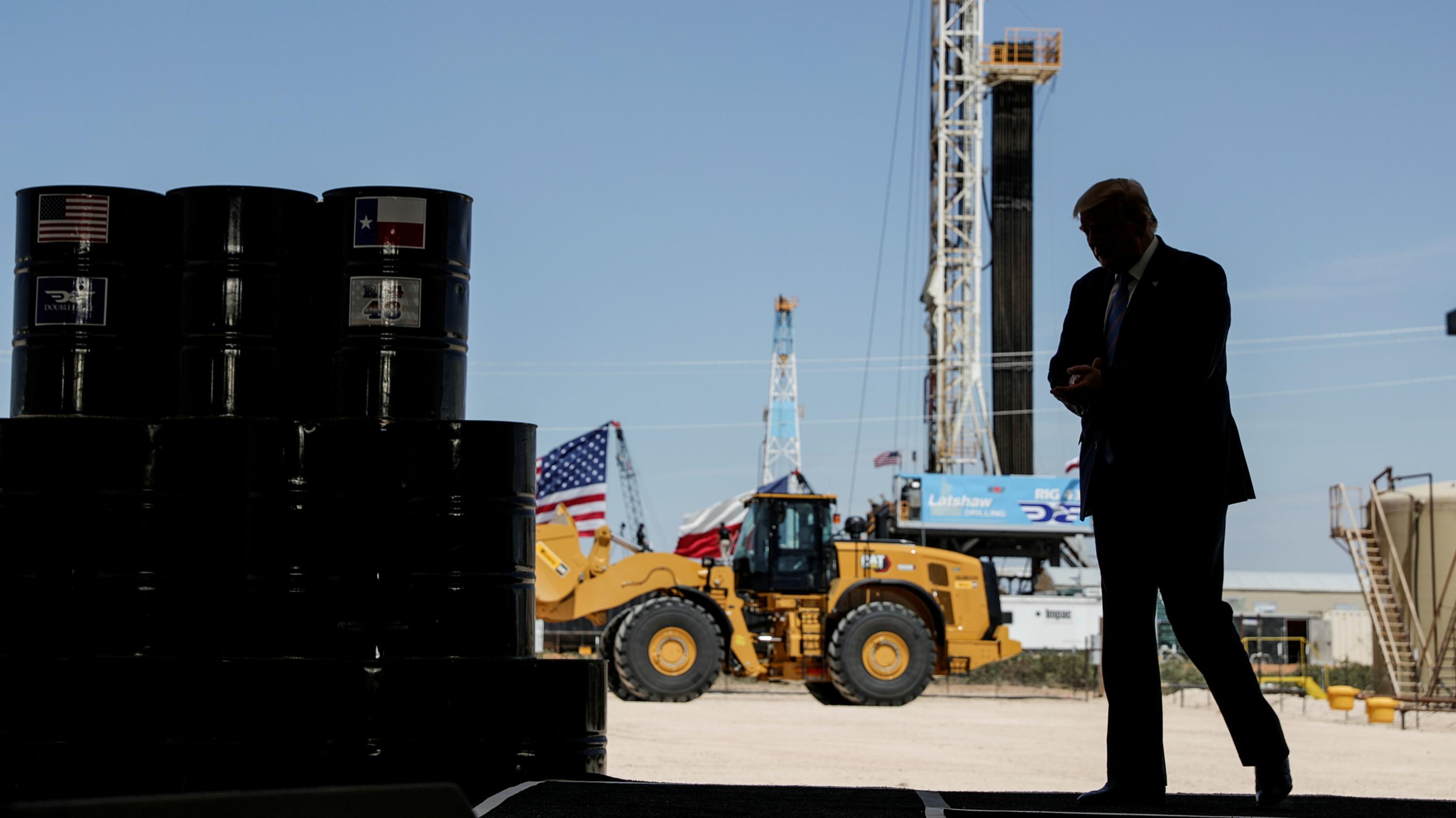 Donald Trump, roi du pétrole, produit deux fois plus que l’Arabie saoudite : un choc stratégique