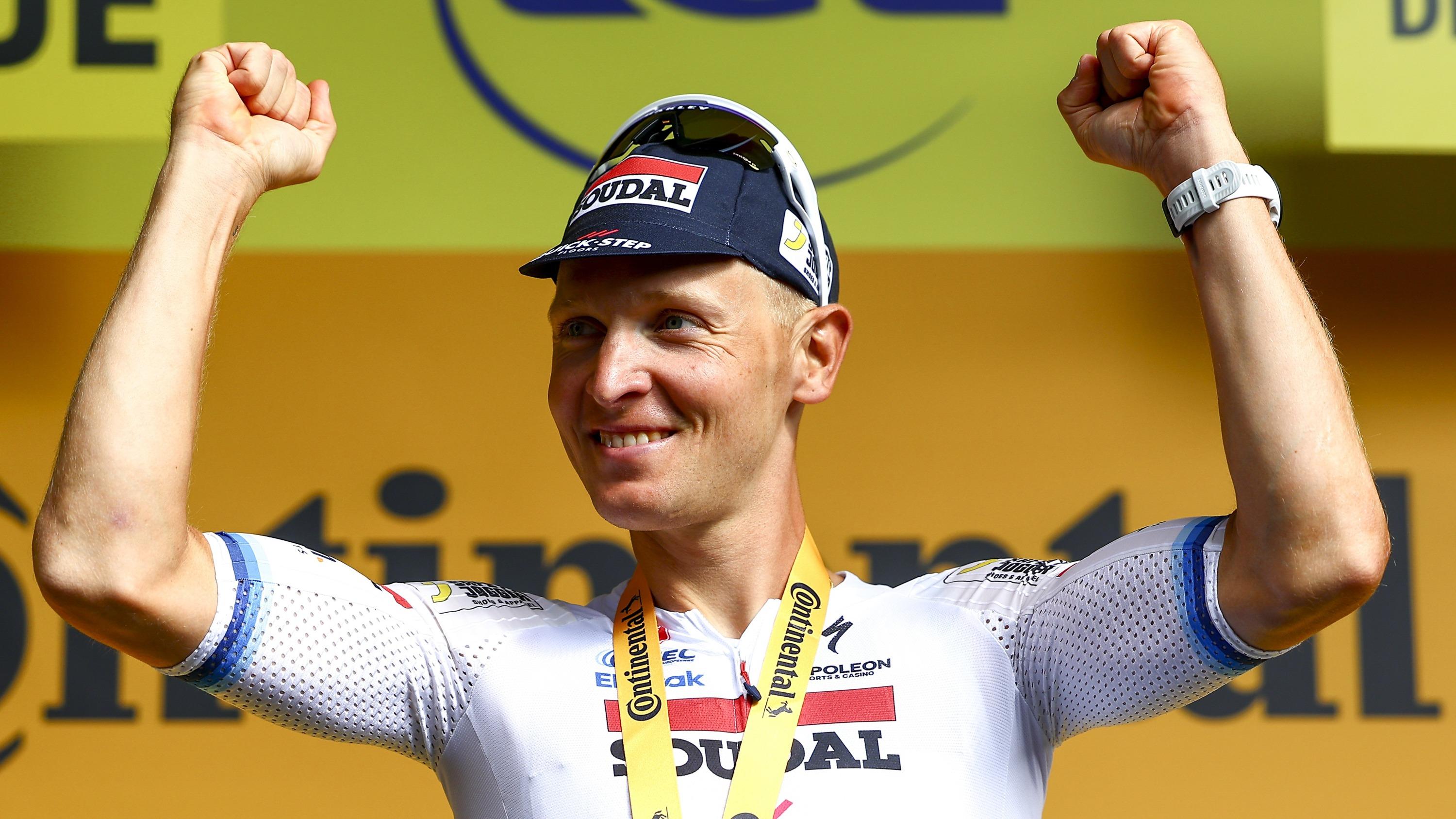 Tour de France : Van der Poel repris sur le fil, Merlier s’impose au sprint à Châteauroux