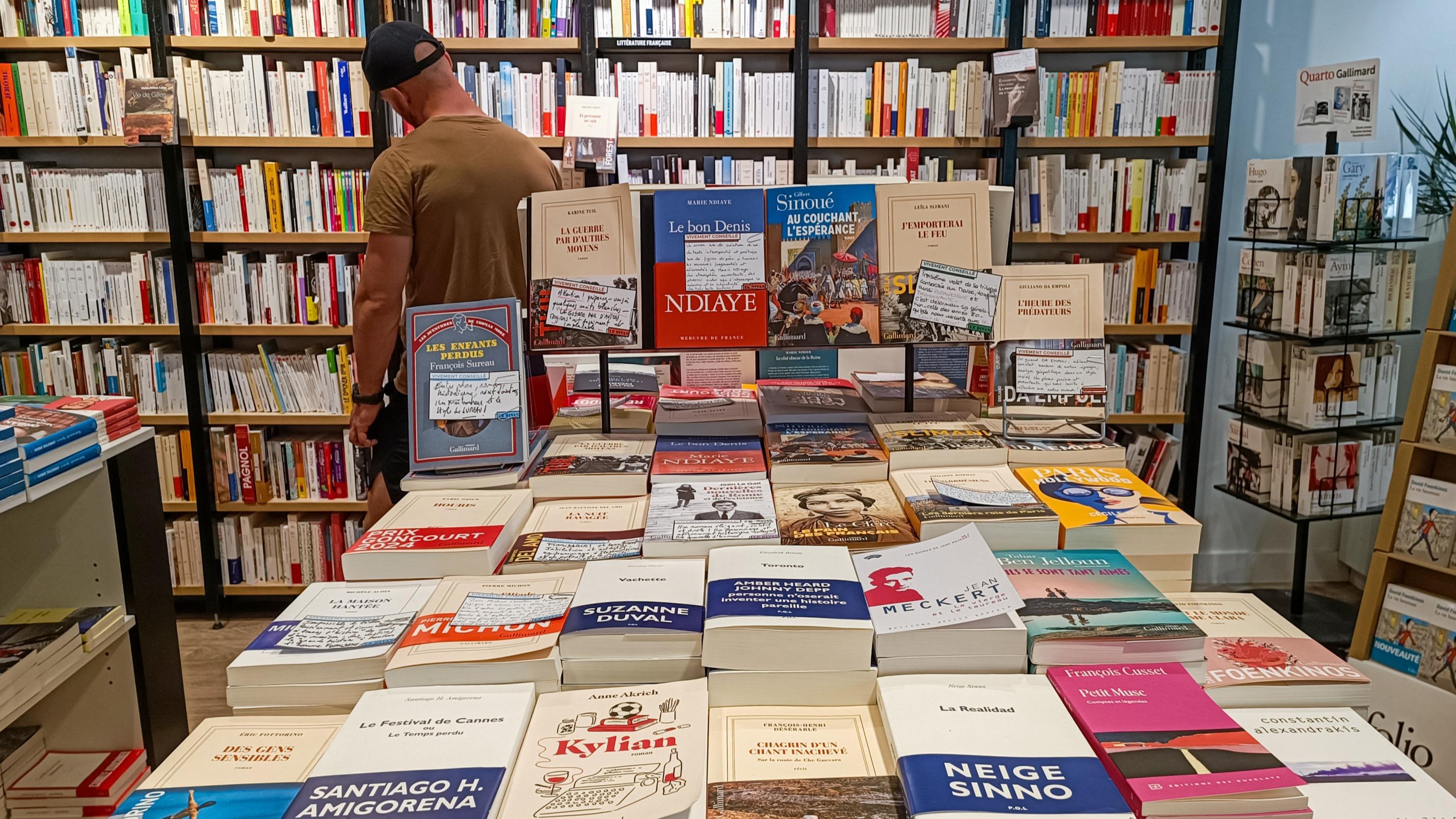 «2025 s’avère clairement difficile»: l’été est morose en librairie, malgré la percée de plusieurs best-sellers inattendus