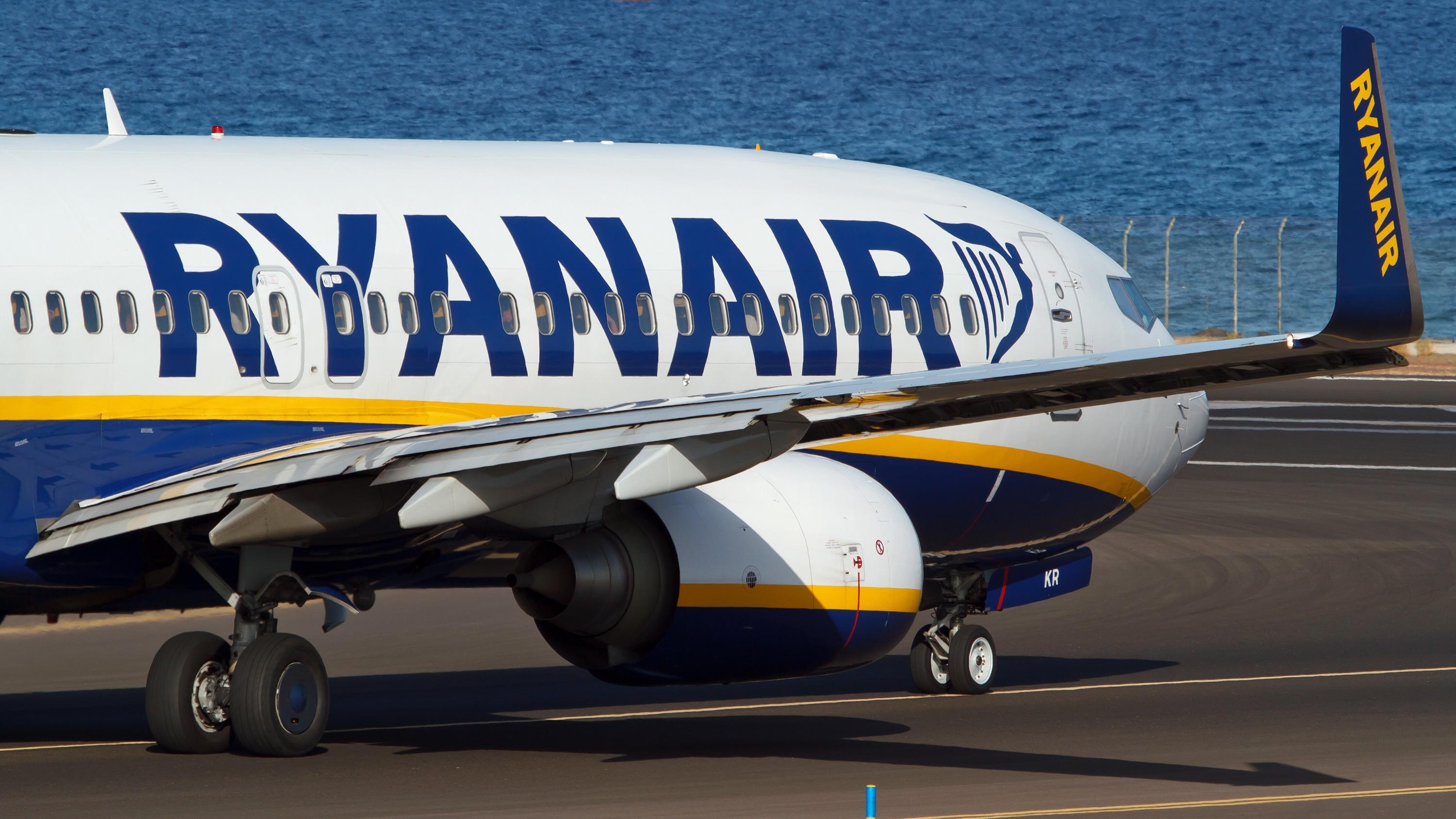 Taxe sur les billets d’avion : le patron de Ryanair menace de réduire «encore» ses capacités en France en cas de nouvelle hausse