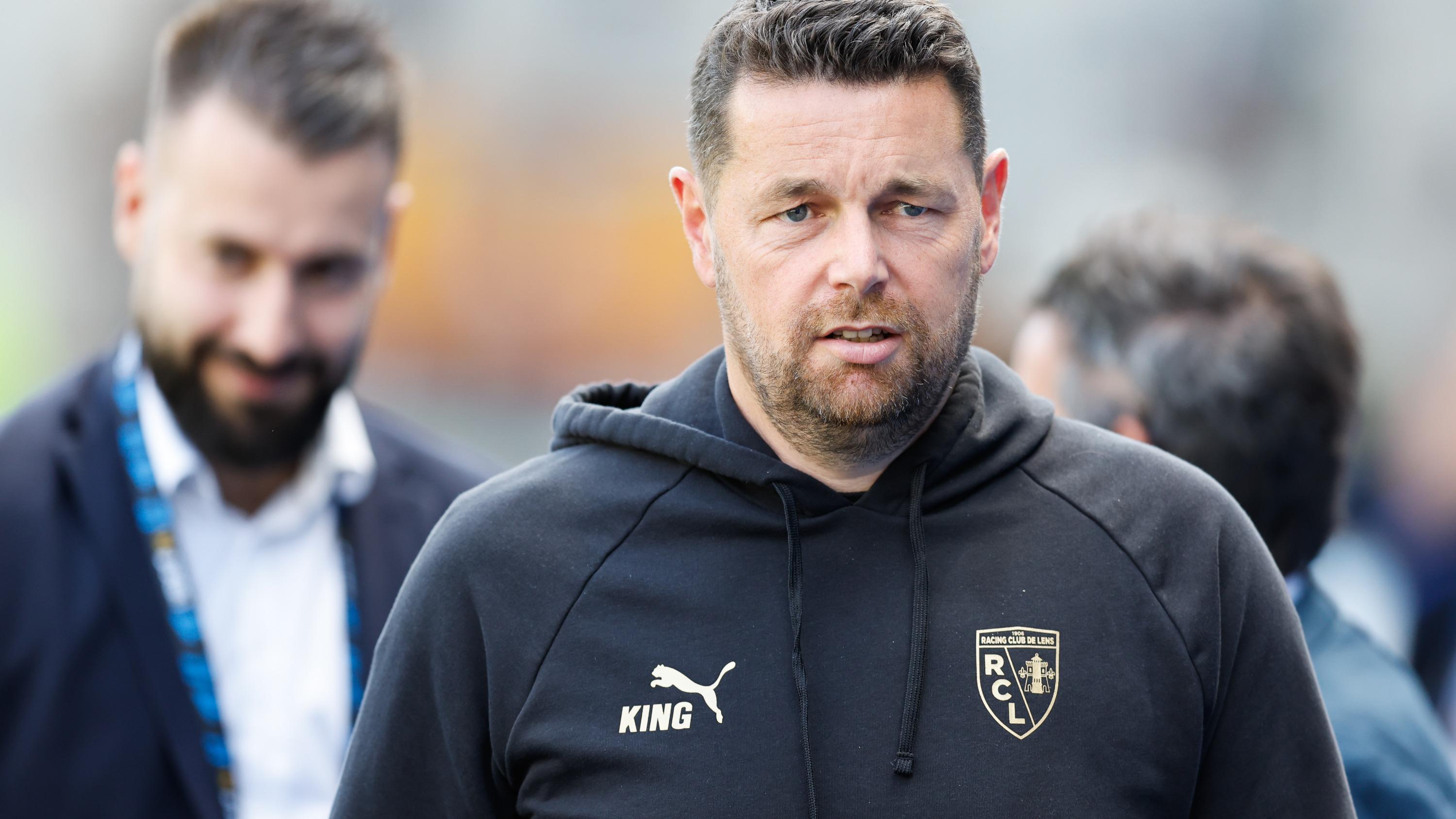 Ligue 1 : «C’est important de sortir du cadre», Lens et Pierre Sage à la recherche de «folie» face à Brest