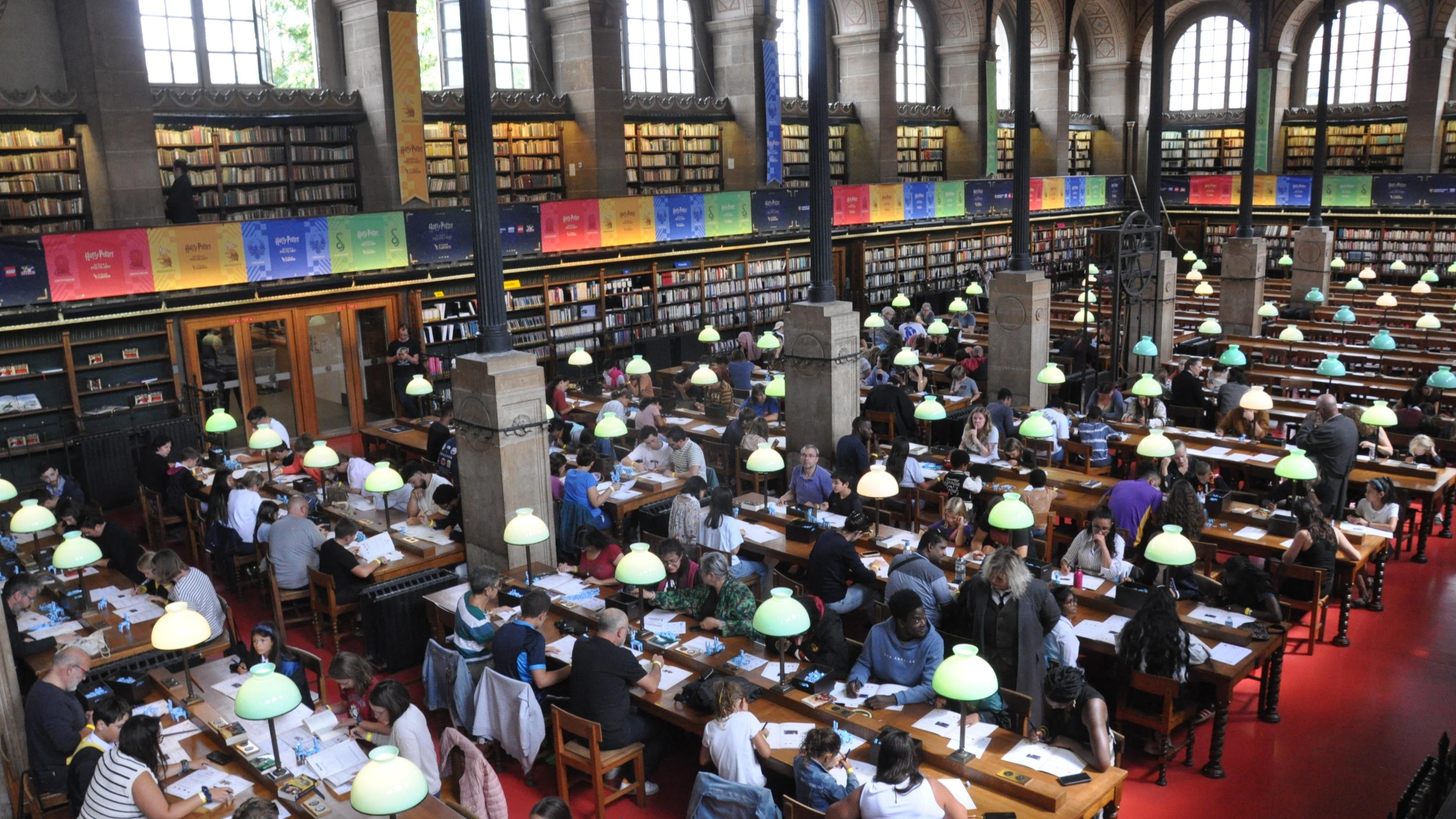 À Paris, les fans d’Harry Potter ont célébré une rentrée magique avec «Retour à Poudlard»