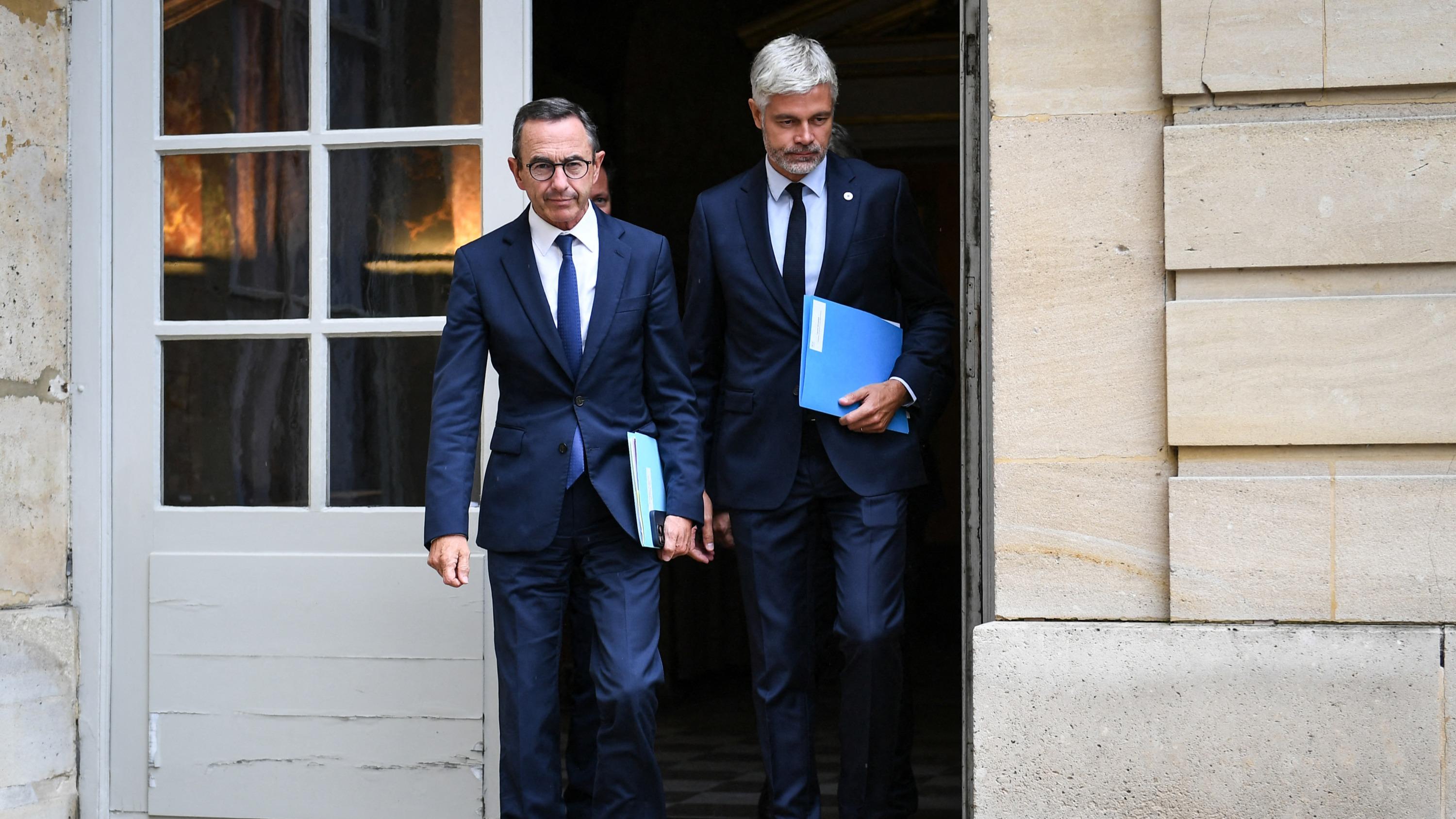 Derrière les négociations entre la droite et Sébastien Lecornu, la guerre larvée entre Bruno Retailleau et Laurent Wauquiez