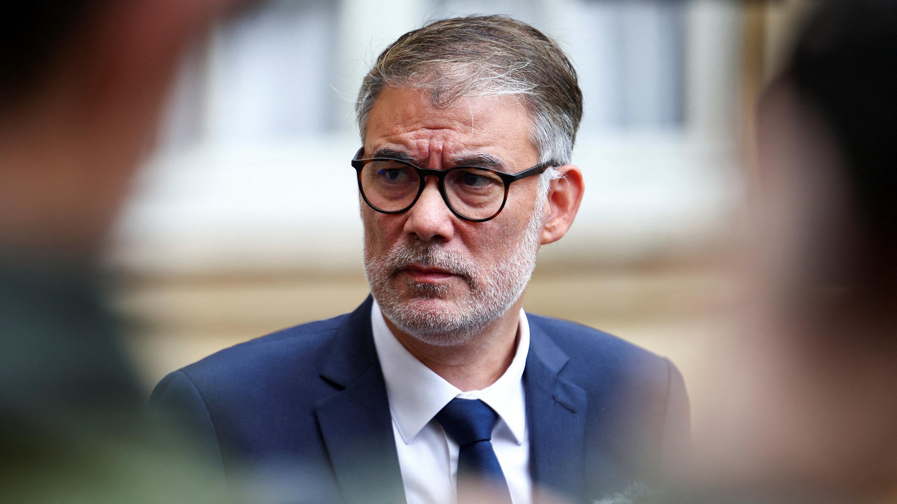 Bandiere palestinesi sulle mairie francesi: la proposta di Olivier Faure scatena il dibattito