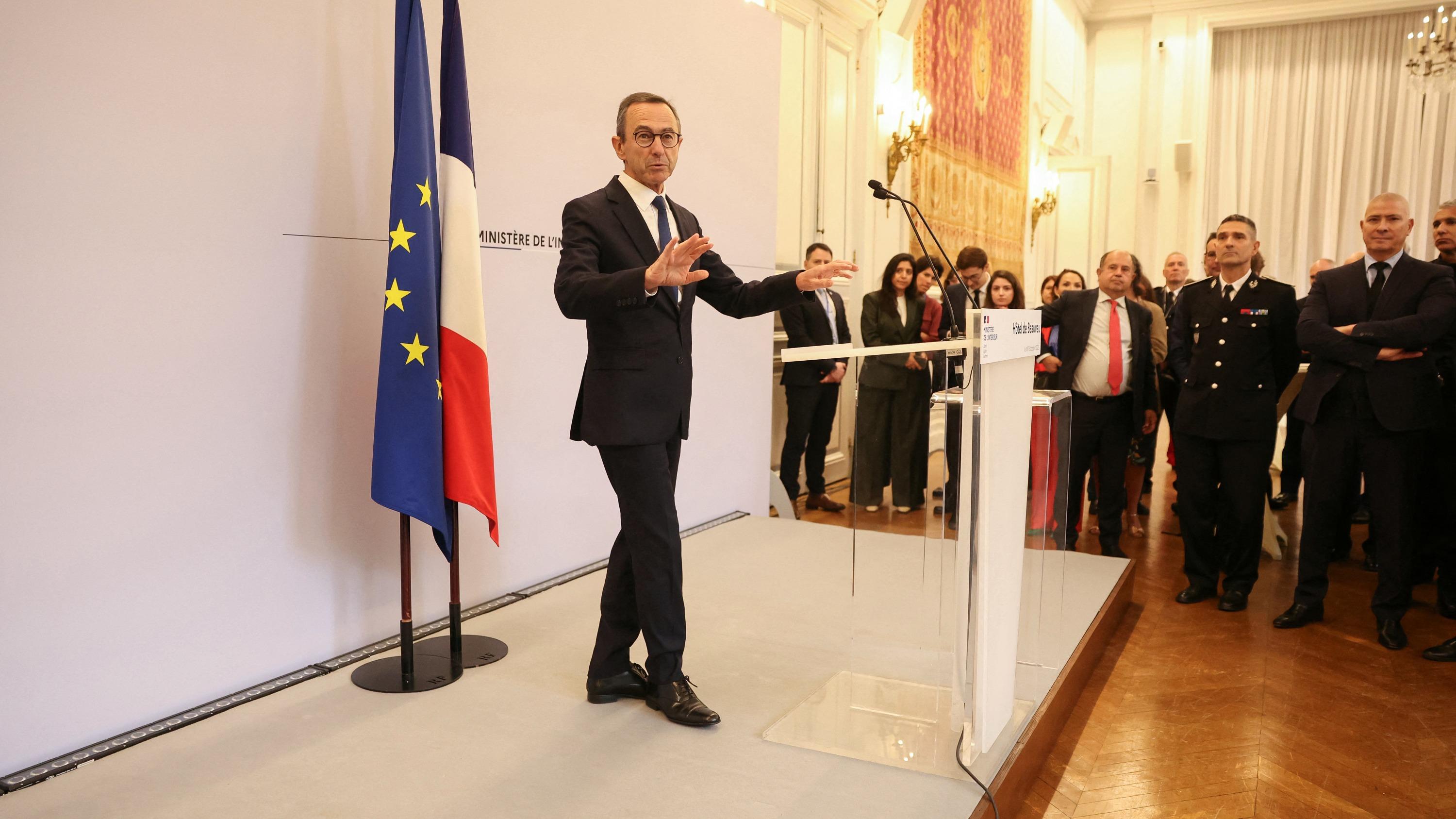 Bruno Retailleau, chef à plein temps d’un parti désuni