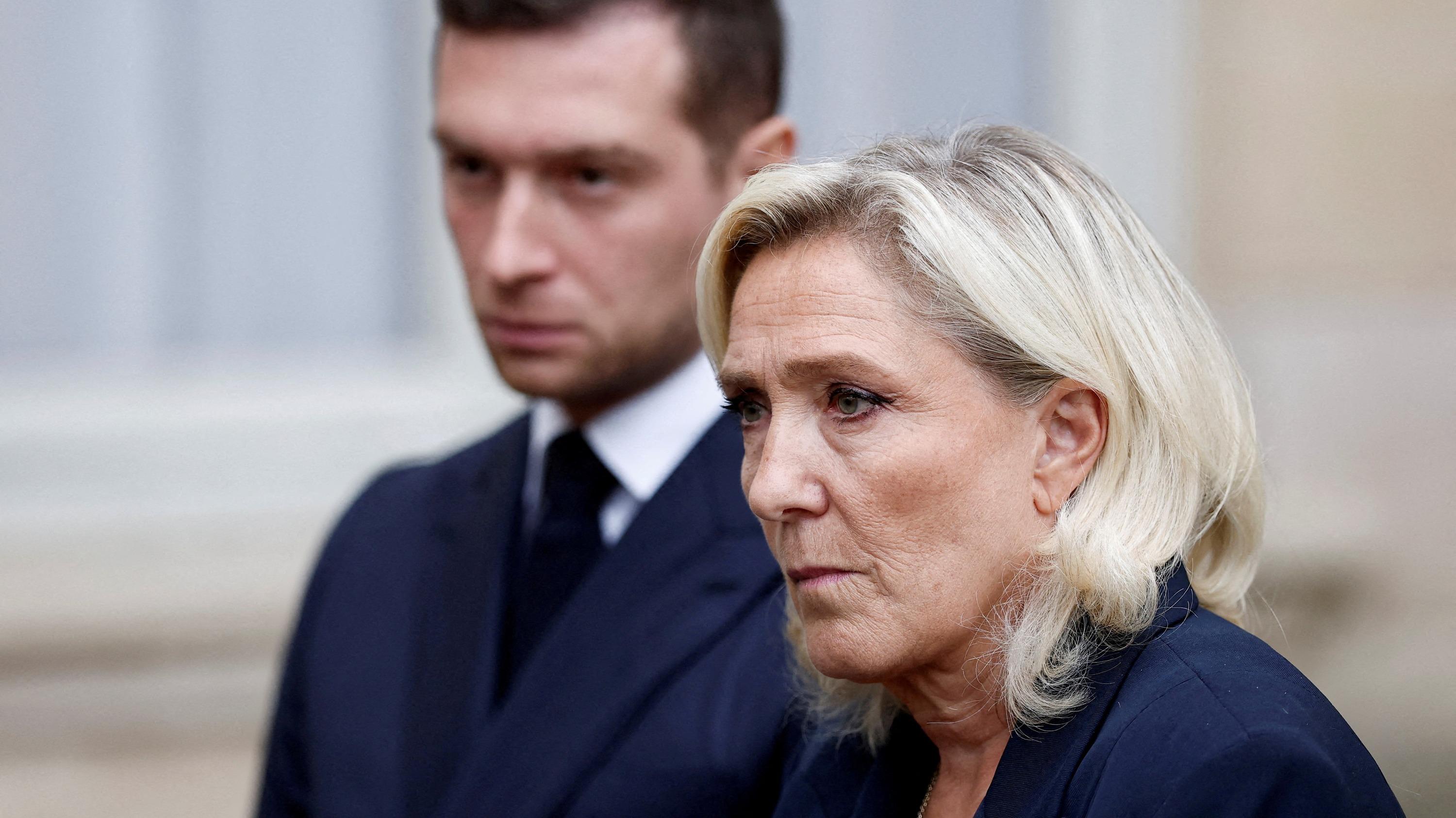 Le RN veut profiter des divisions à droite pour attirer les derniers électeurs LR