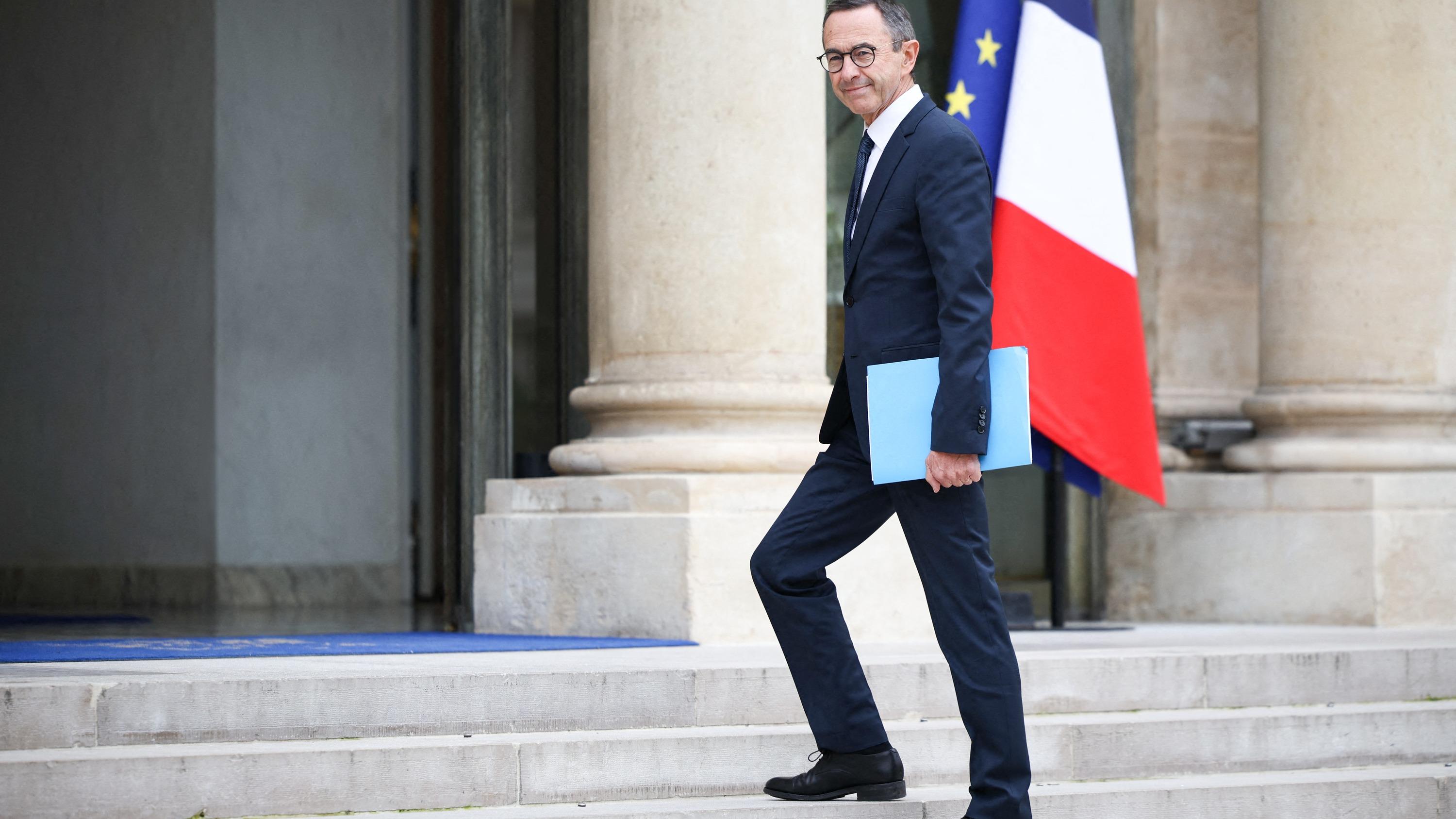 La Battaglia Politica sul Budget: Conseguenze e Sfide per il Futuro della Francia