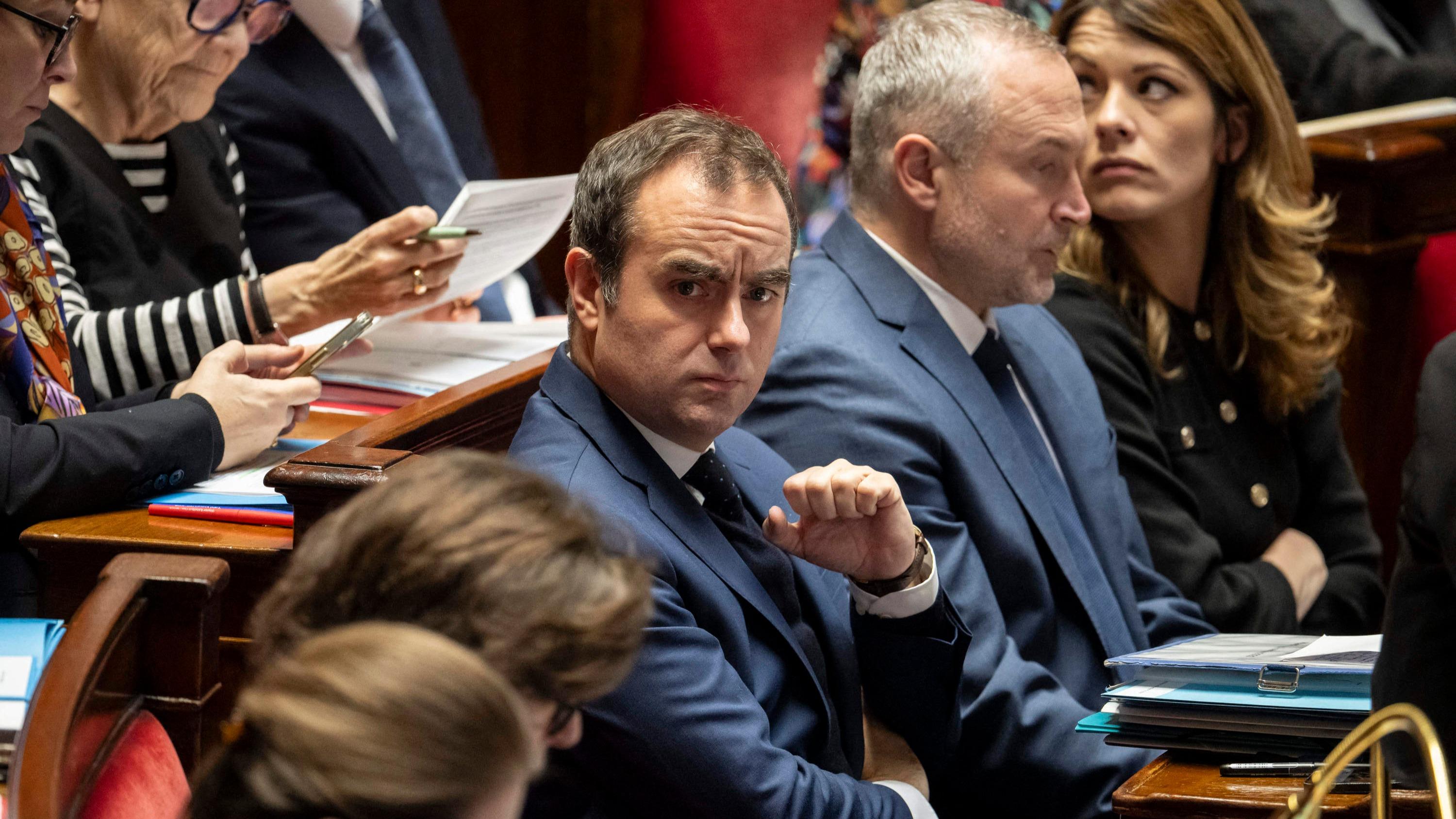 Parlamento in stallo: l’incapacità di concludere l’accordo protrae le trattative sul bilancio indispensabile