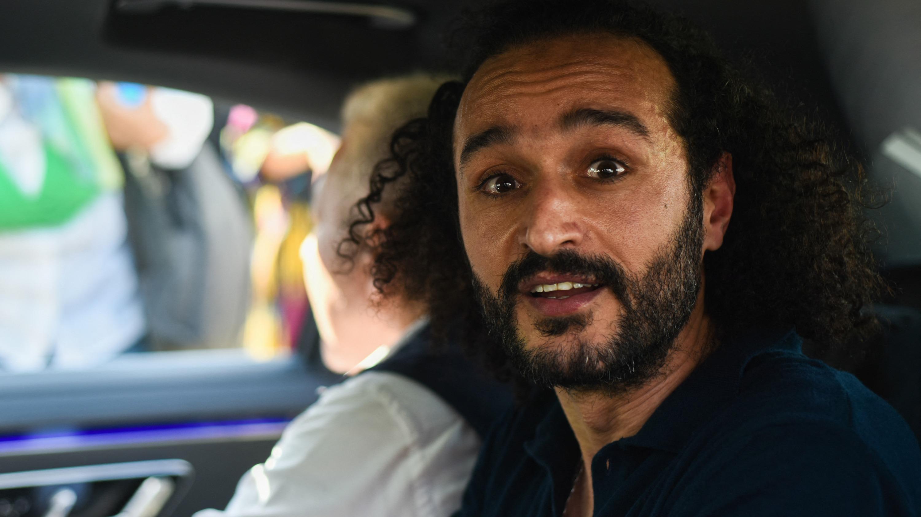 Après une brève détention, le poète et militant égyptien Ahmed Douma est libéré