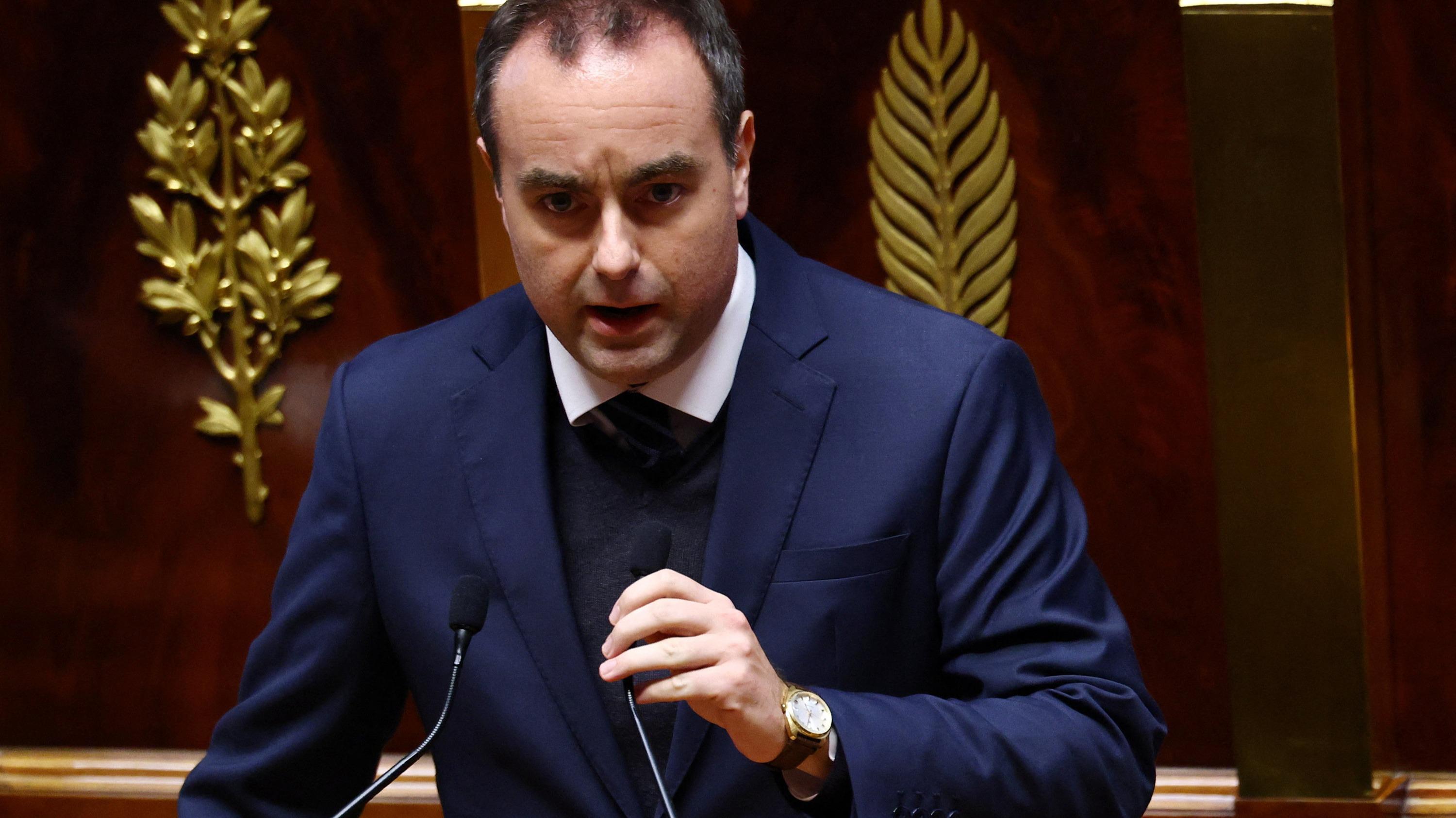 Francia: bilancio approvato con 49.3, RN e sinistra minacciano mozione di censura