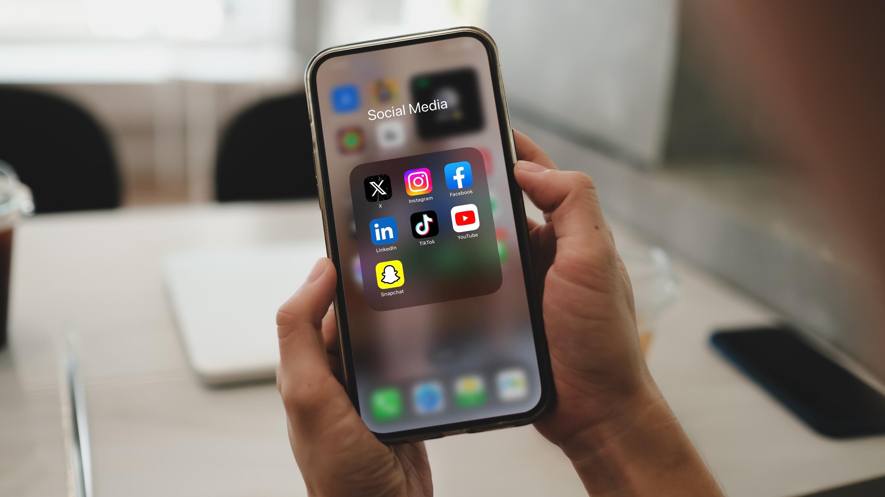 «Il faut retrouver des sources de plaisir dans le monde réel» : le «Off February» met au défi les Français de se passer de réseaux sociaux durant un mois