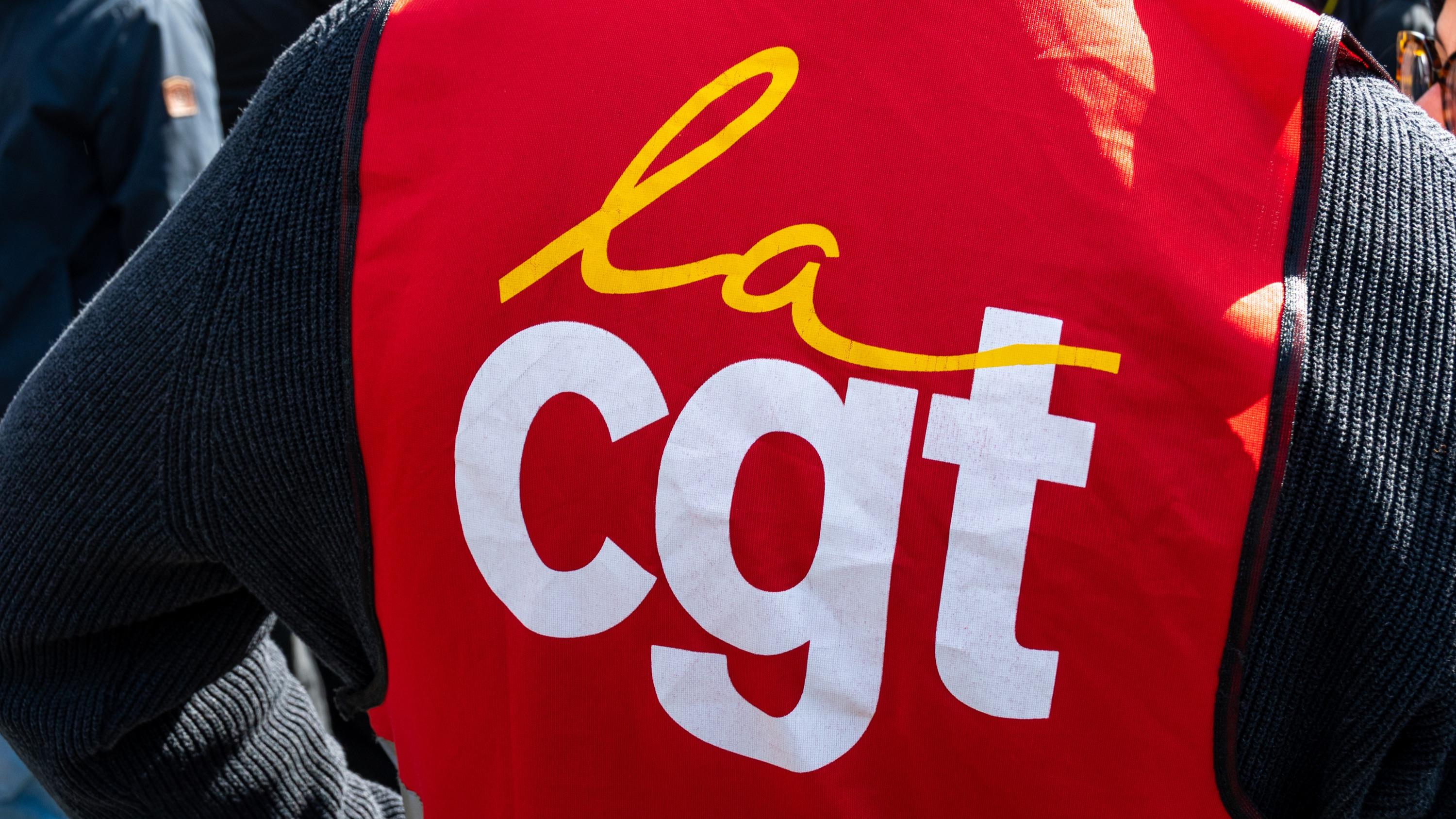 Undocumented Women Occupy Paris Salon to Protest Exploitative Working Conditions Amid Residency Challenges