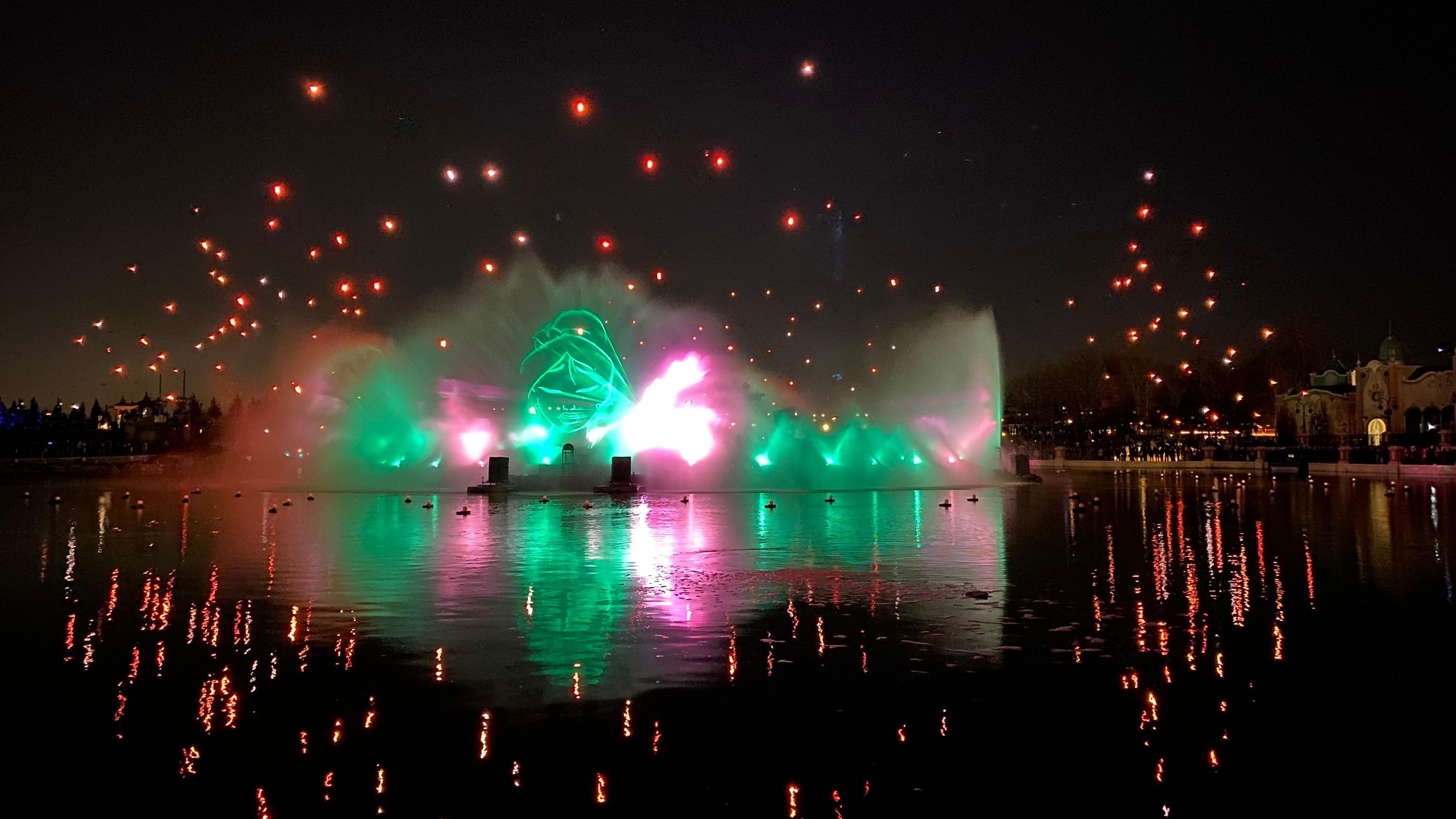 Drones «canards», écrans d’eau, fontaines... Dans les coulisses du nouveau spectacle nocturne de Disneyland Paris