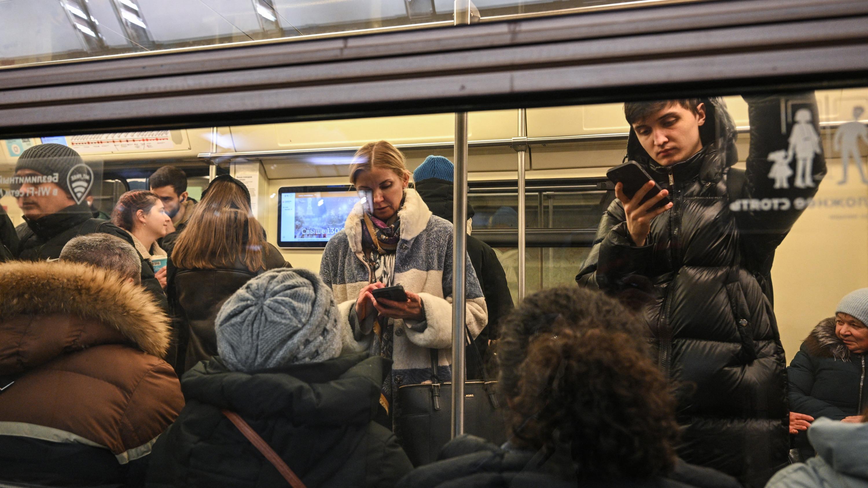 Messageries, applications bancaires, navigateurs... le Kremlin prive les grandes villes russes d’accès à internet