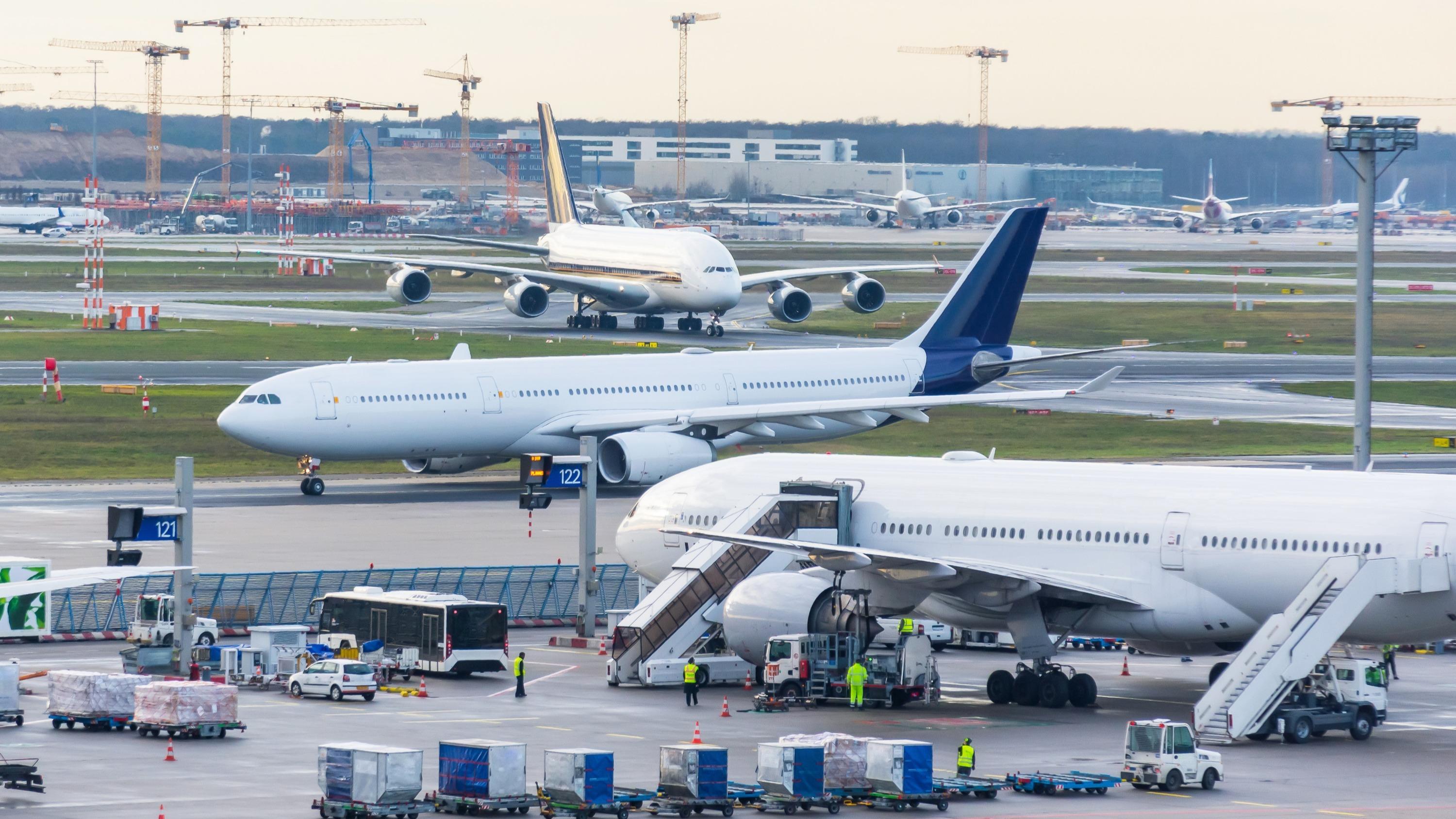 «Elles subissent les effets de la flambée du kérosène» : la guerre en Iran pousse les compagnies aériennes à augmenter les prix des billets