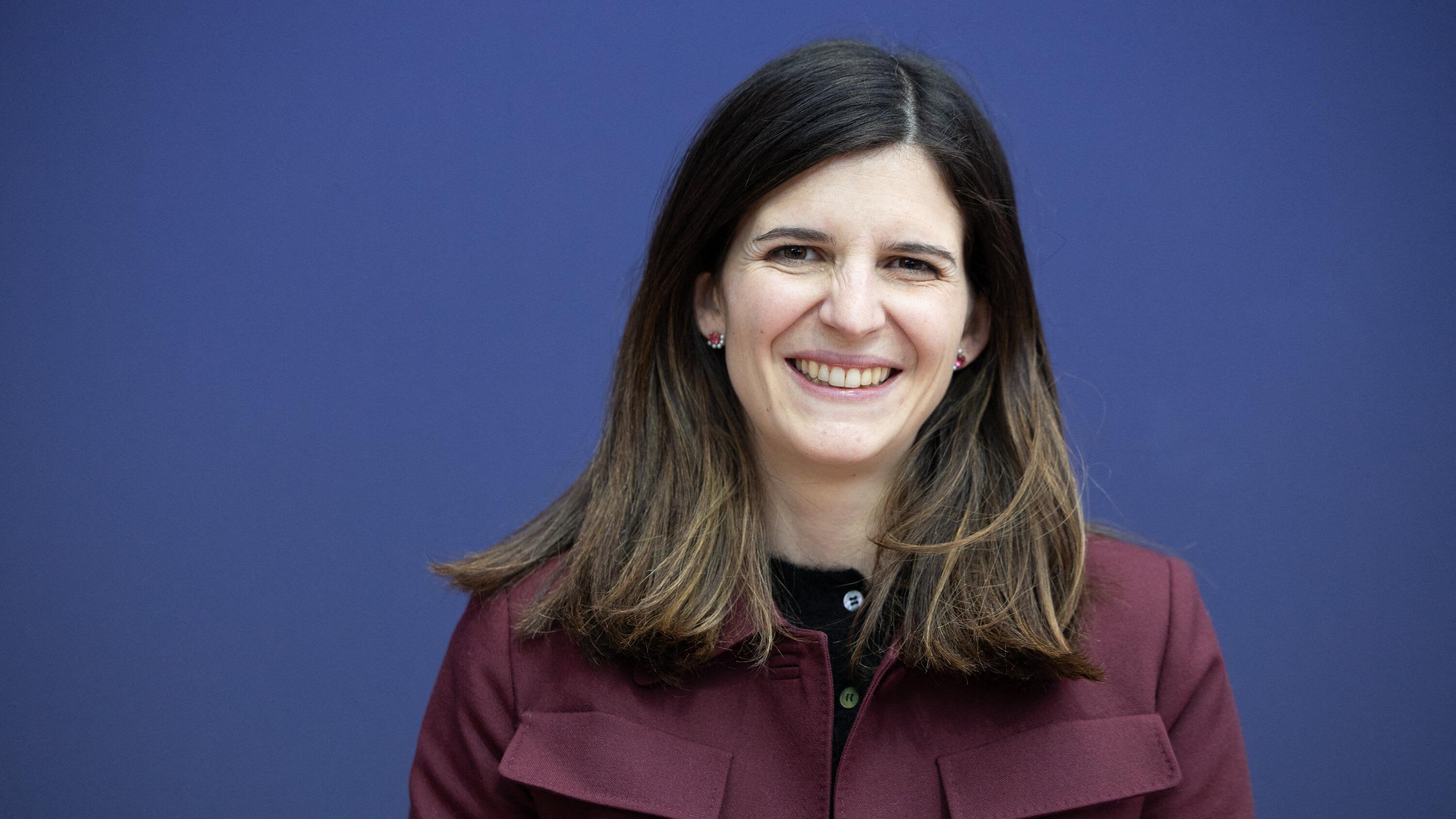 «Nous sommes à un moment de bascule» : comment la France veut faire de l’interdiction des réseaux sociaux aux mineurs une cause mondiale