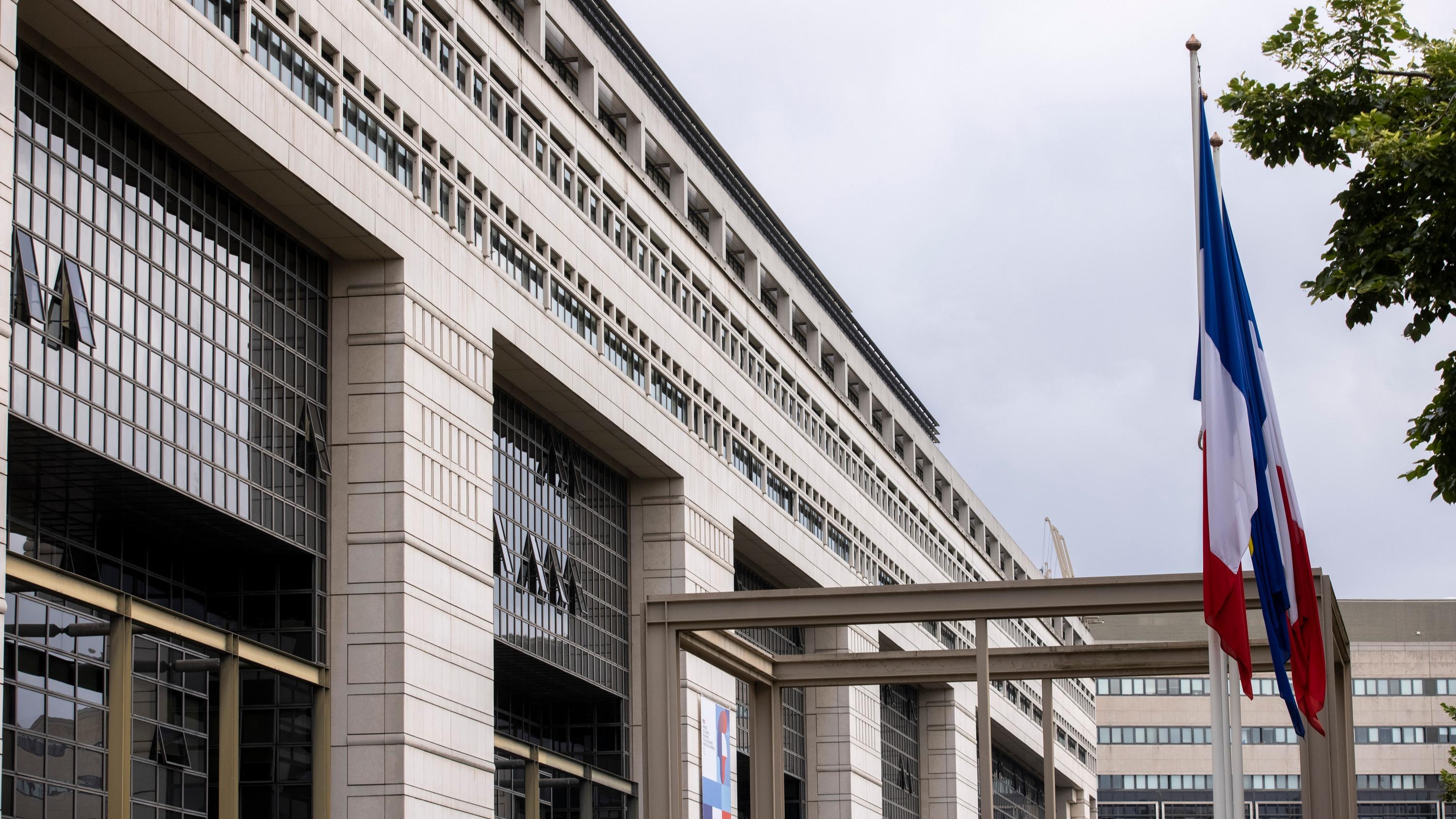 Crise au Moyen-Orient, pression politique, méfiance des marchés… Pourquoi Bercy n’ose pas accélérer sur la réduction du déficit 2026