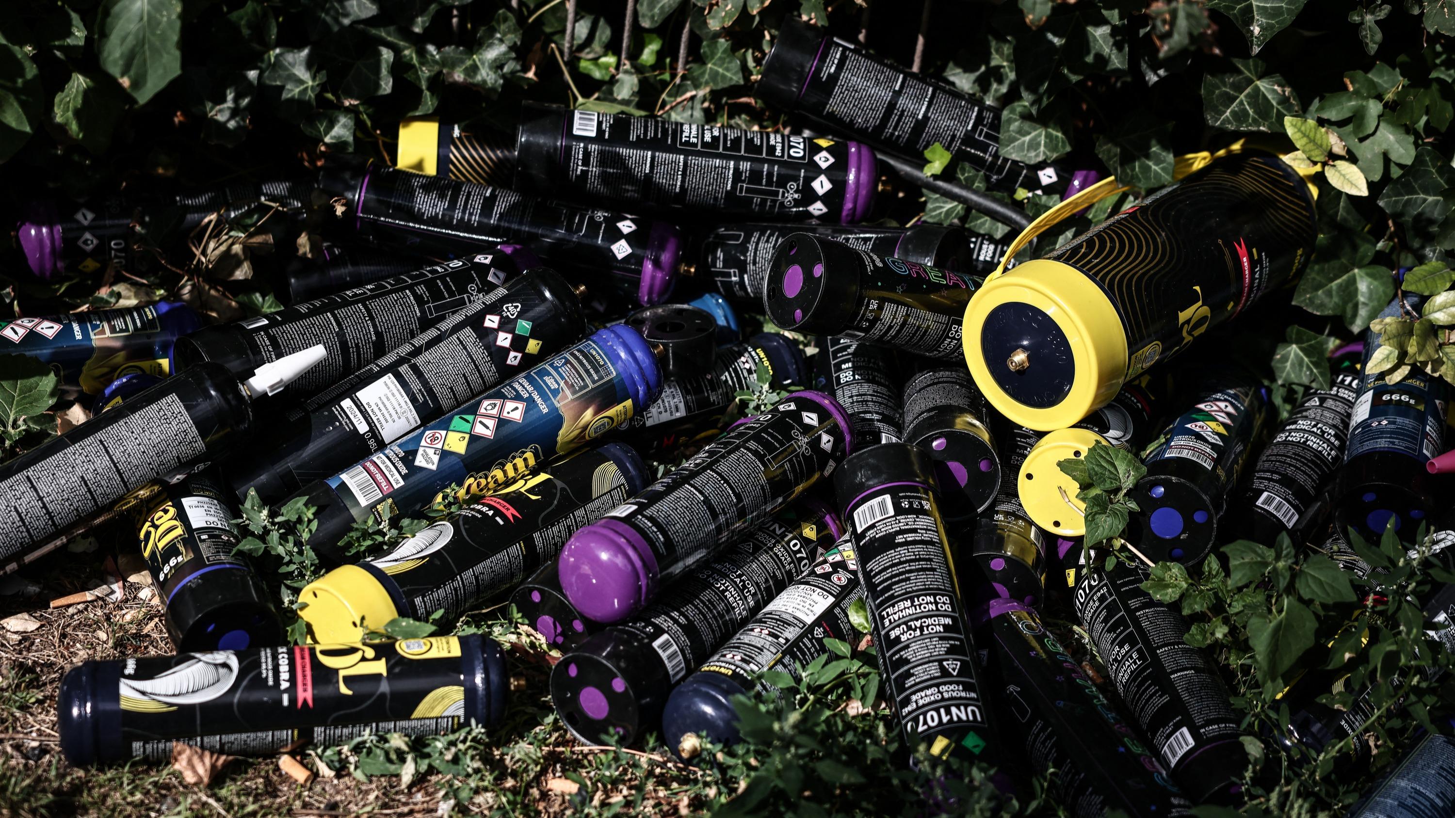 Des milliers de bonbonnes de protoxyde d’azote dans les rues et les poubelles : une «collecte spécifique» lancée dans les Yvelines
