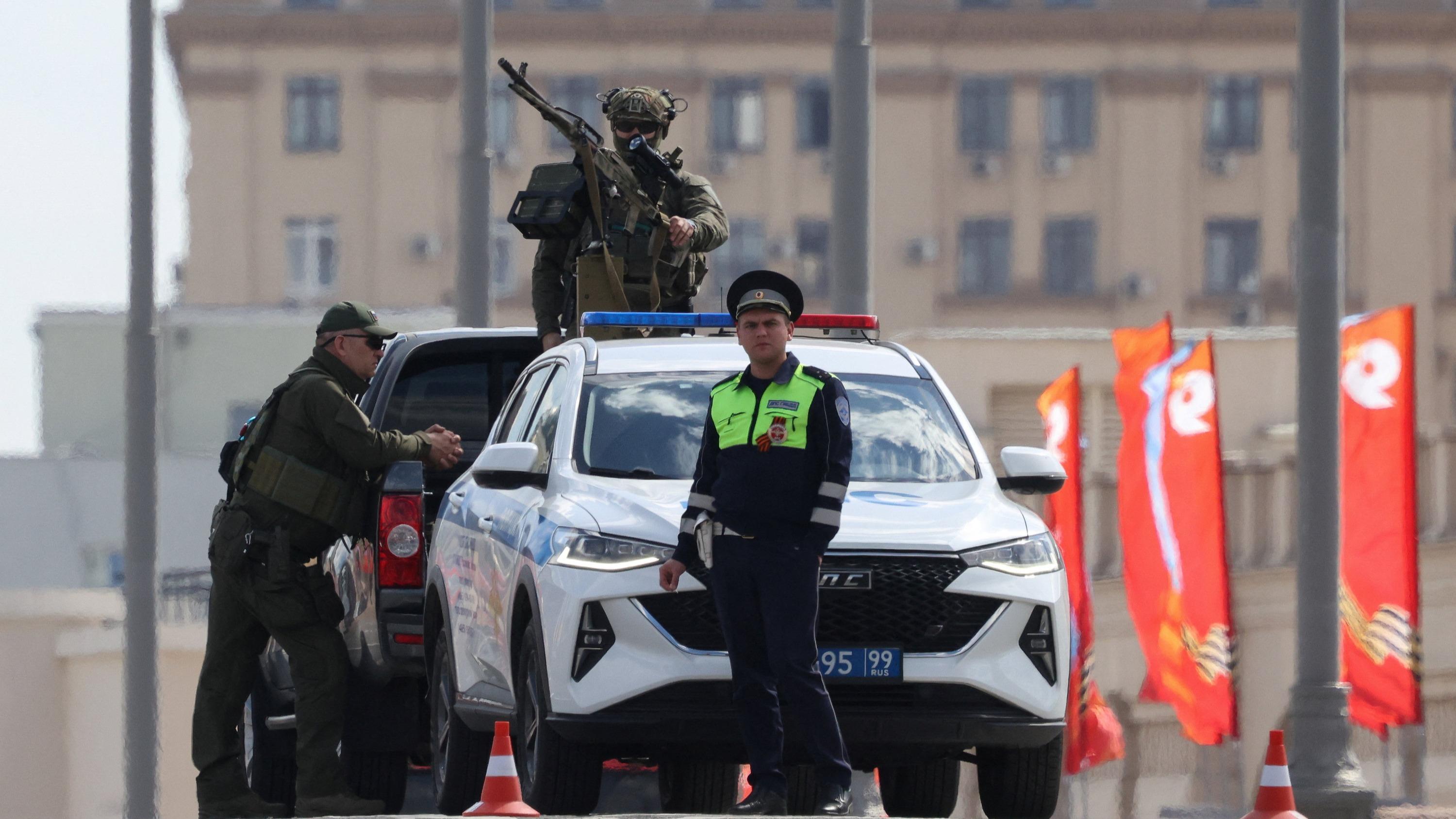 Menace de drones ukrainiens, tensions au sein des élites russes... Moscou sous haute sécurité avant une parade du 9 Mai réduite a minima