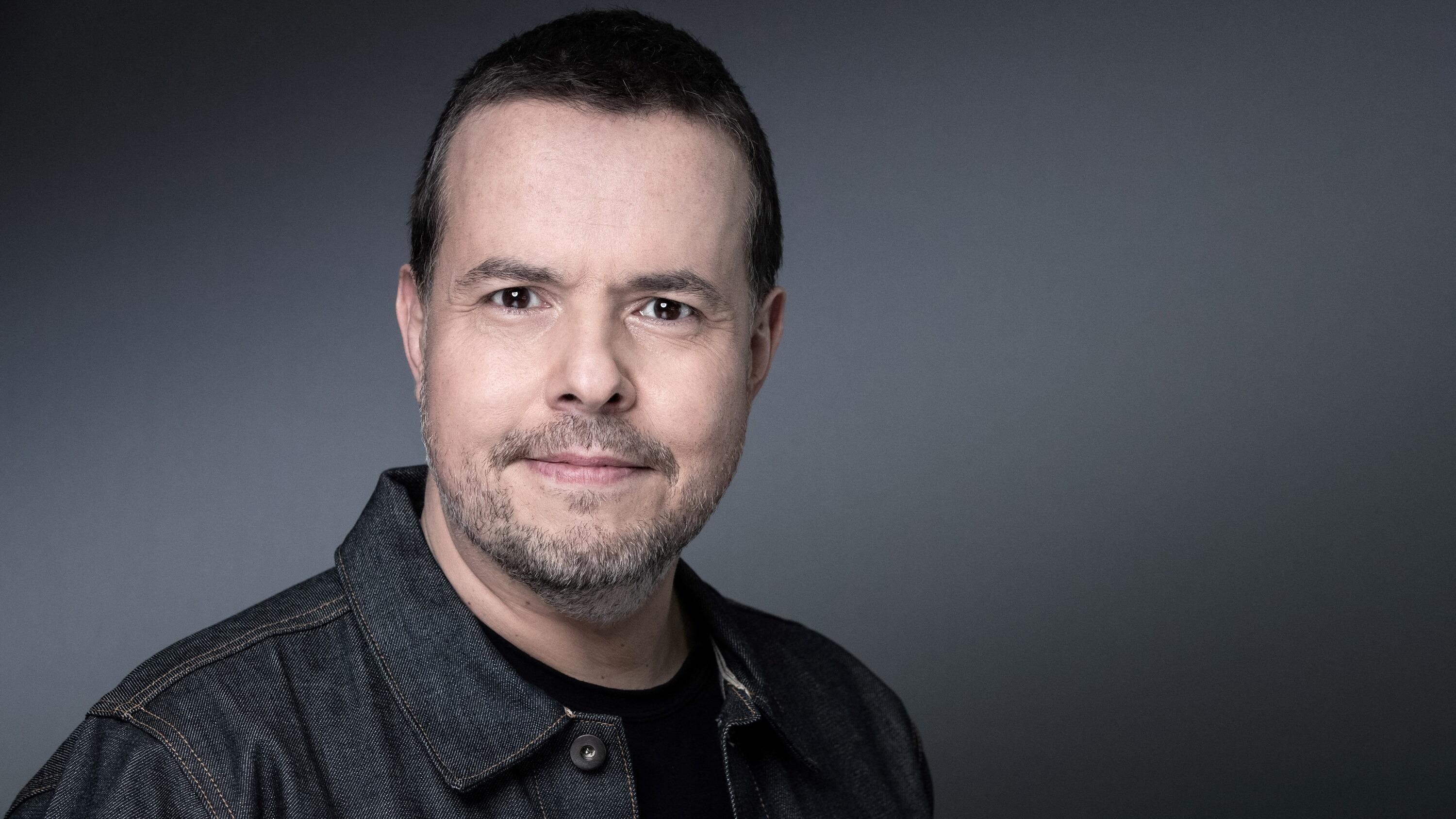 Nicolas Demorand évoque sa longue hospitalisation et l'aggravation de son trouble bipolaire, une première publique — People & Médias