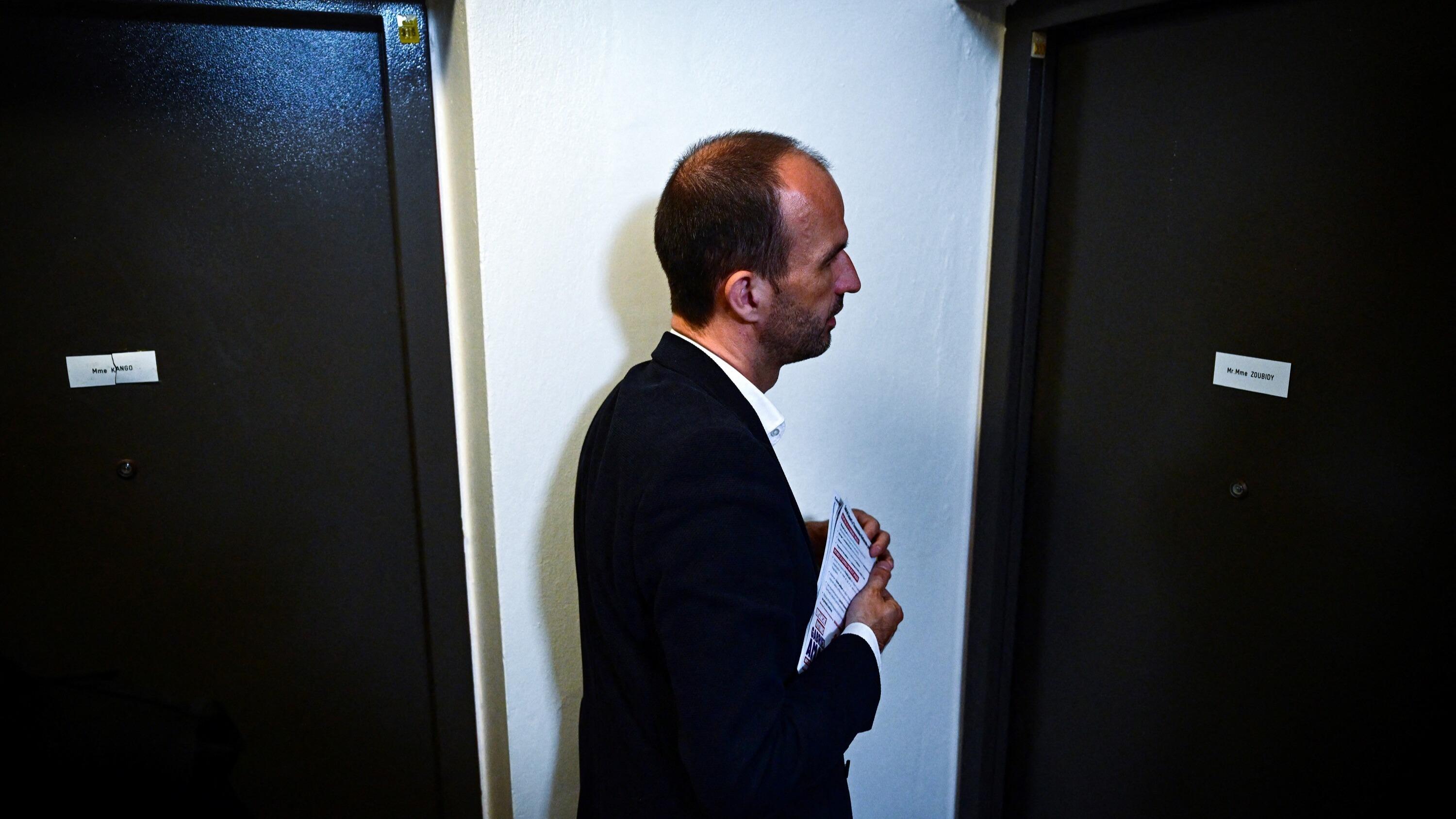 « Toucher des électeurs moins politisés » : porte-à-porte, réunions d’appartement… Pourquoi ces méthodes de campagne ont encore la cote