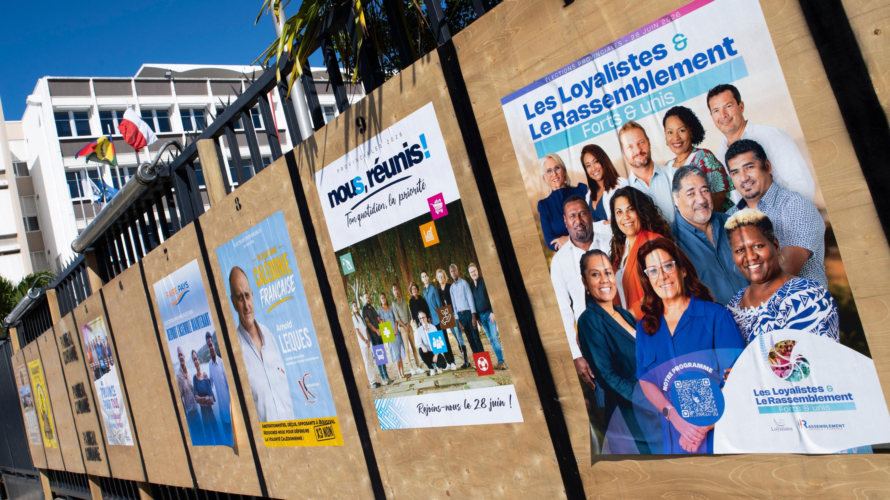 « On veut retrouver la Calédonie qu’on avait avant les émeutes » : la droite loyaliste rêve d’une « vague bleue » aux élections provinciales du 28 juin